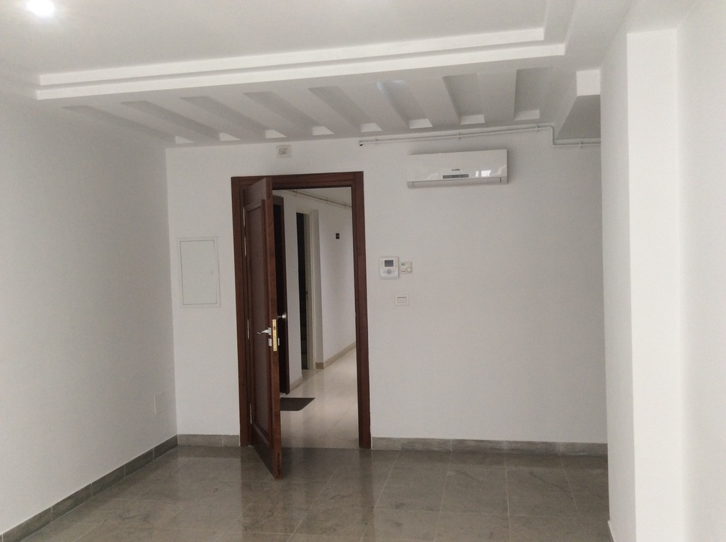 El Menzah&nbsp;Cite El Mahrajene&nbsp;Location&nbsp;Appart. 3 pi�ces&nbsp;Au 1er appartement 3 pi�ces avec place au sous sol