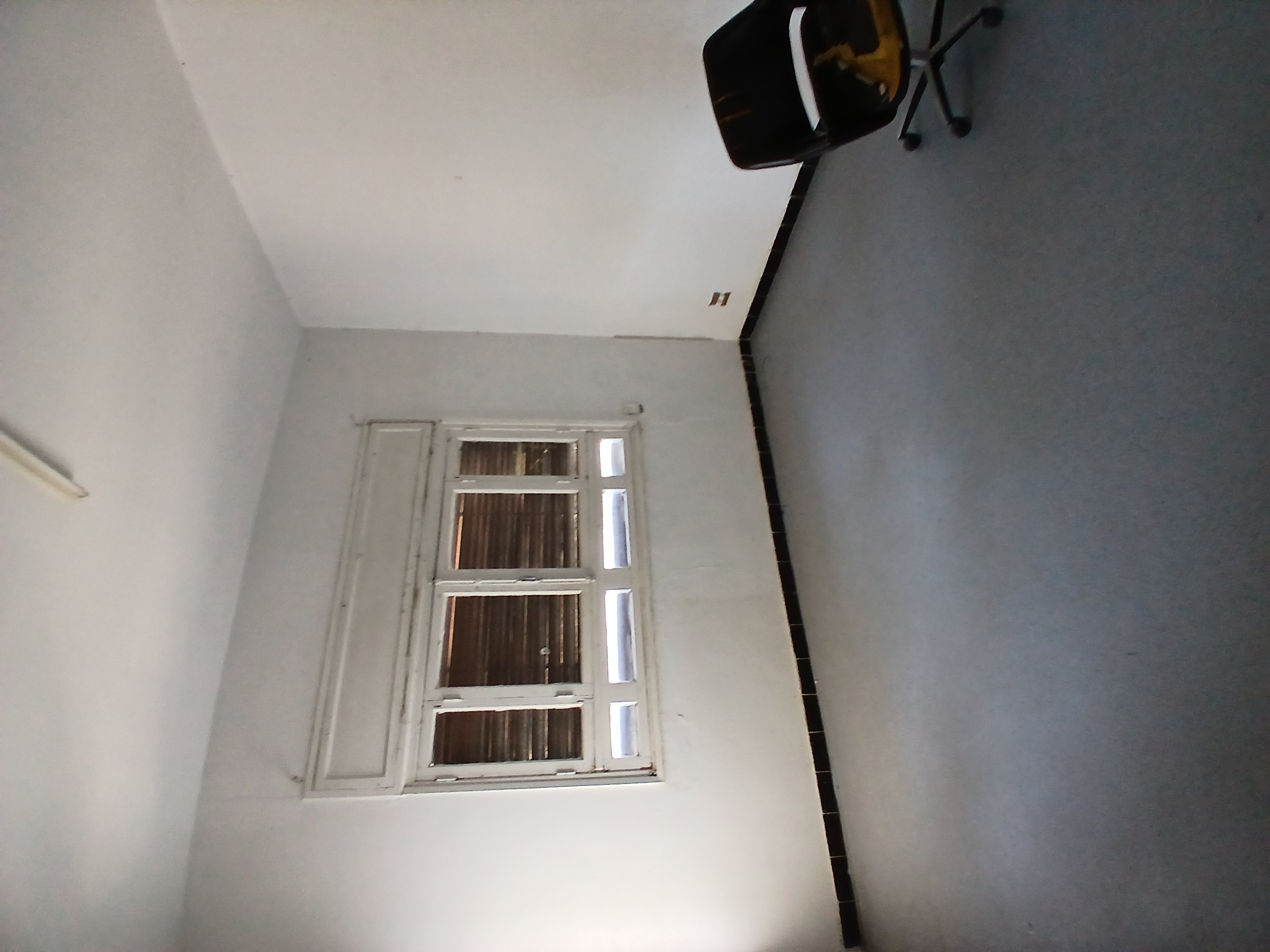 El Menzah&nbsp;Mutuelle Ville&nbsp;Location&nbsp;Appart. 5 pi�ces+&nbsp;Etage de villa � mutuelleville bureautique