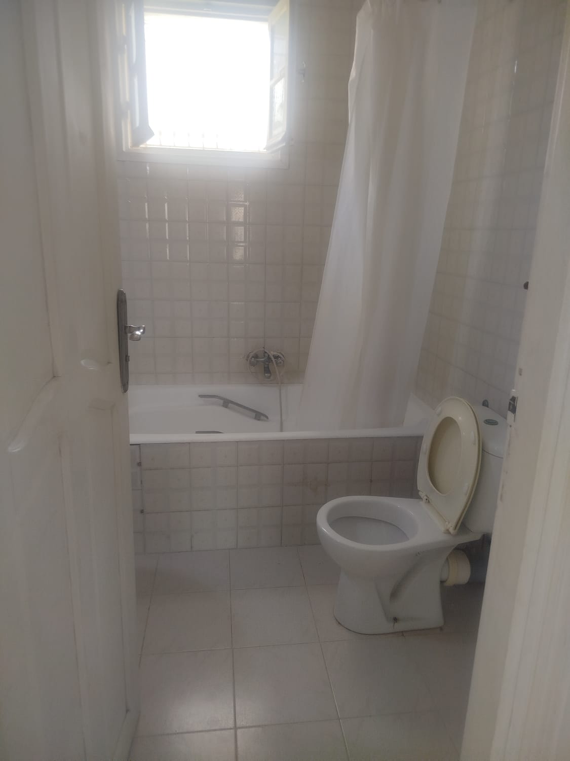 Mnihla&nbsp;Cite Ennasr&nbsp;Location&nbsp;Appart. 4 pi�ces&nbsp;Un spacieux �tage de villa s33 � ennasr
