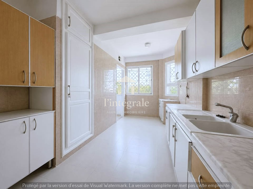Ariana Ville&nbsp;Cite Ennasr 2&nbsp;Location&nbsp;Appart. 4 pi�ces&nbsp;Bel appartement s3