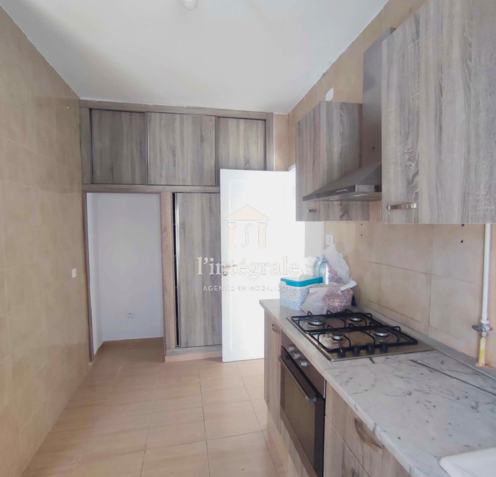 Ariana Ville&nbsp;El Menzah 5&nbsp;Location&nbsp;Maisons&nbsp;Duplex s4 haut standing avec garage