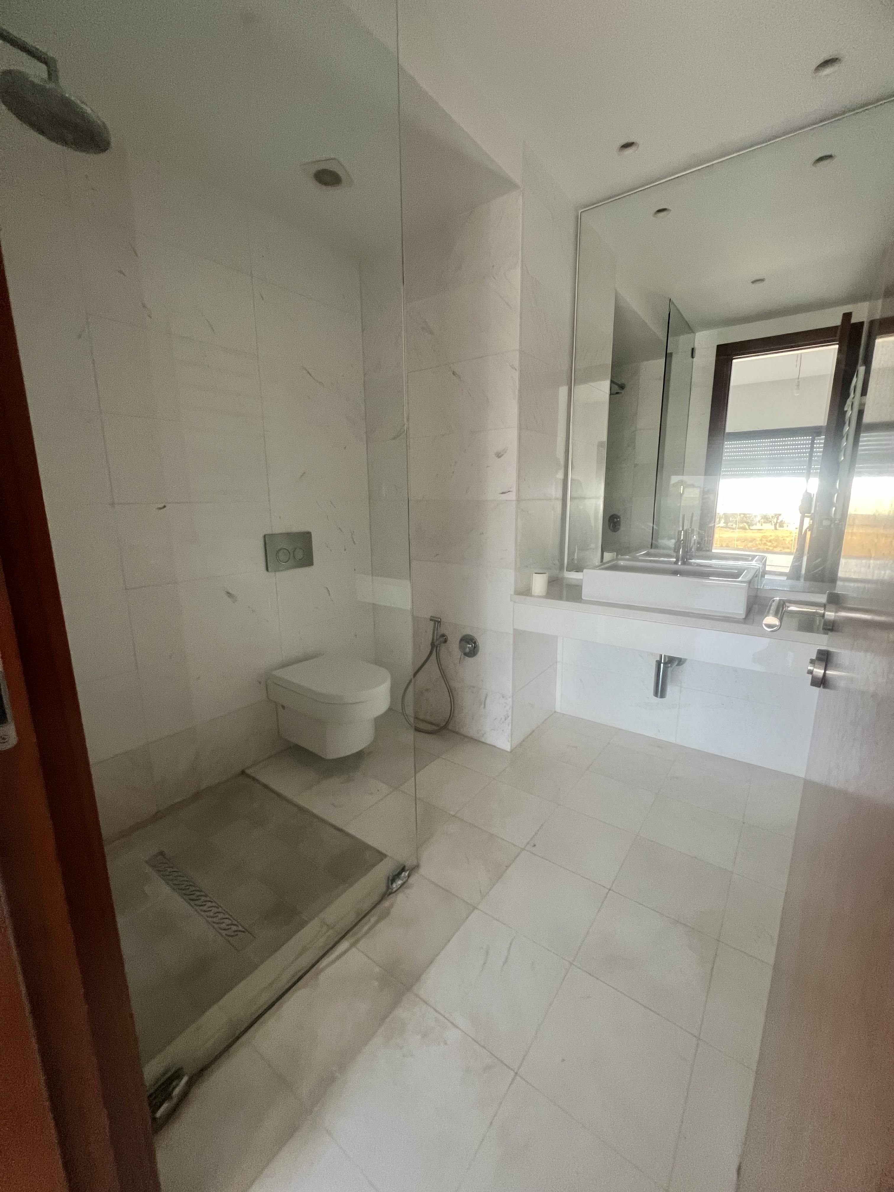 La Marsa&nbsp;Berge Du Lac&nbsp;Location&nbsp;Appart. 5 pi�ces+&nbsp;Appartement salon et 4 chambres