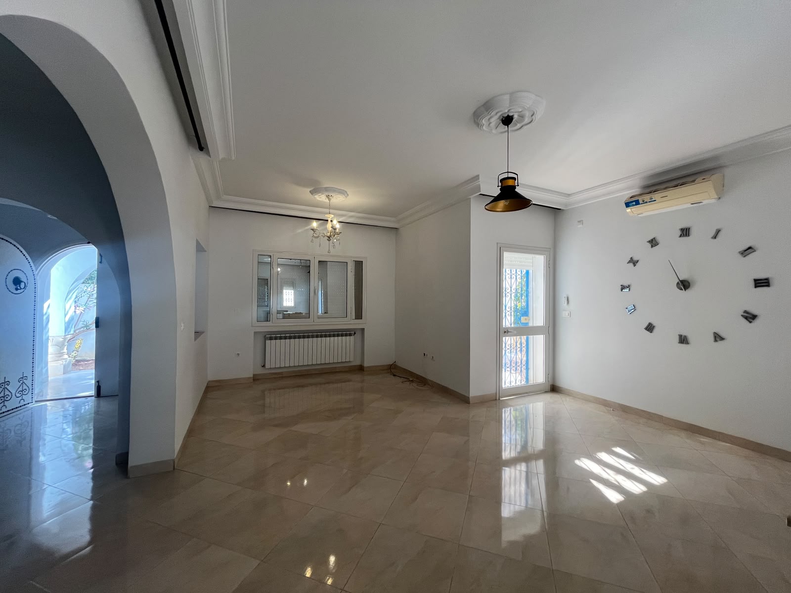 Hammamet&nbsp;Hammamet&nbsp;Location&nbsp;Appart. 4 pi�ces&nbsp;Une villa ind�pendante s4 avec jardin et abri