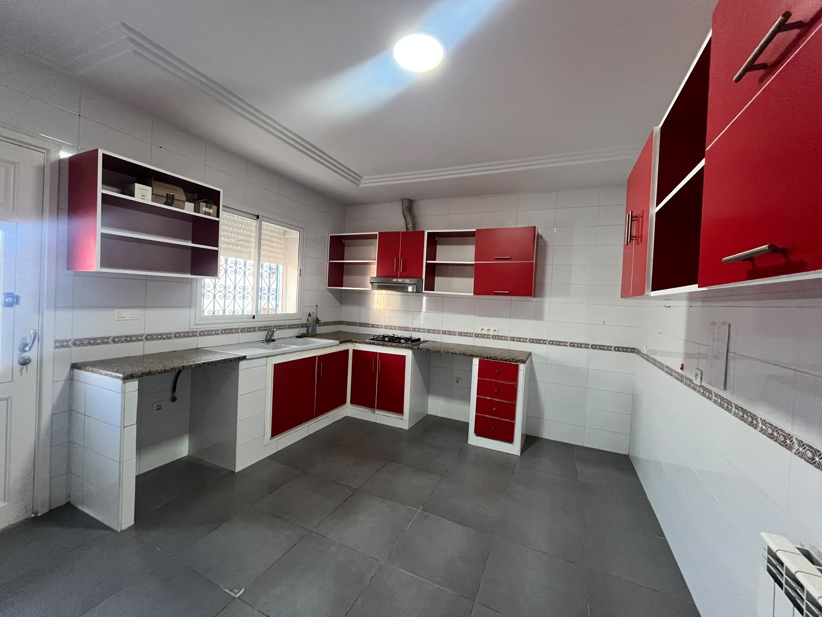 Hammamet&nbsp;Hammamet&nbsp;Location&nbsp;Appart. 4 pi�ces&nbsp;Une villa ind�pendante s4 avec jardin et abri