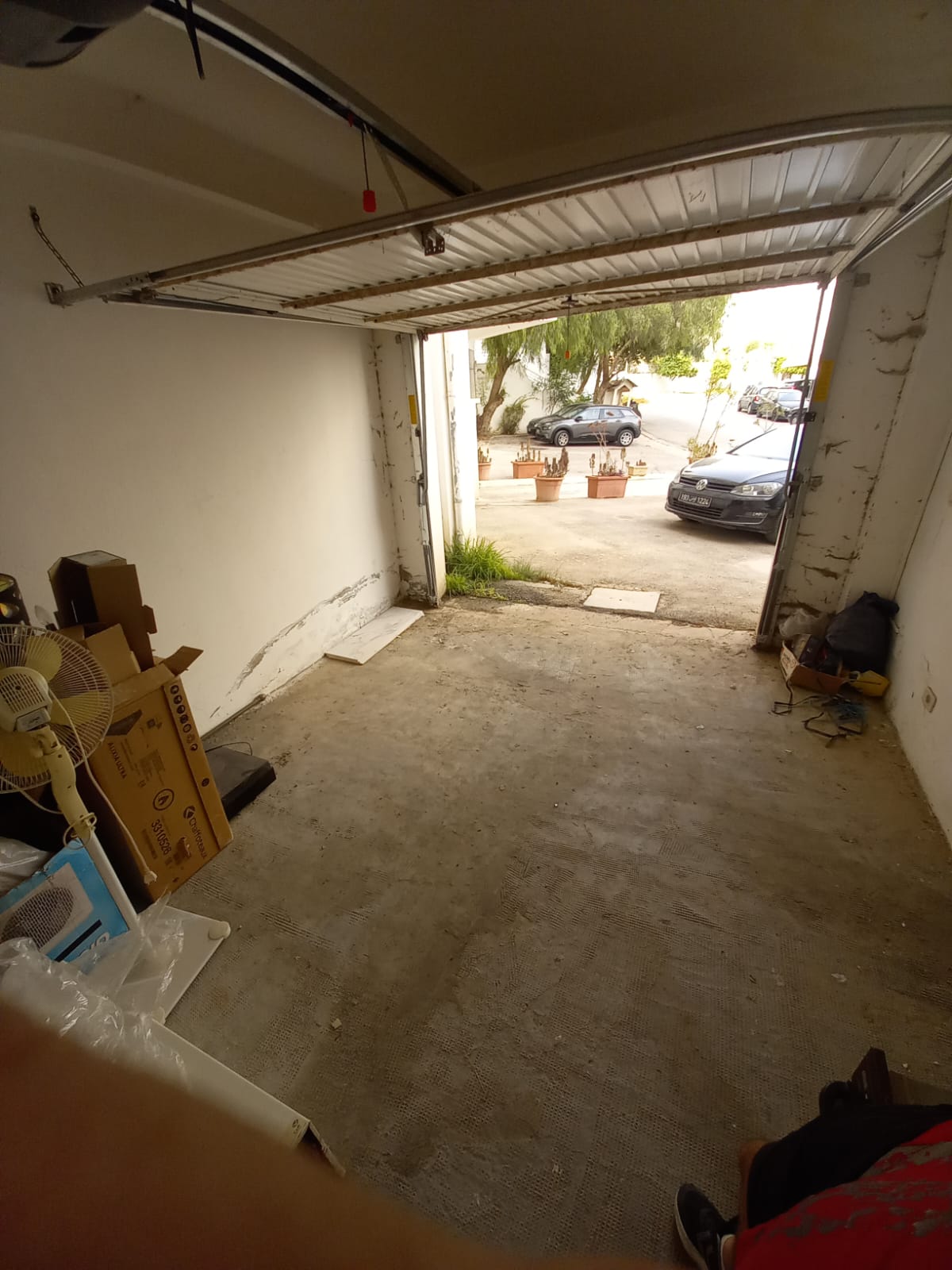 Ariana Ville&nbsp;Cite Ennasr 2&nbsp;Bureaux & Commerces&nbsp;Surfaces&nbsp;Local cote kiosque total ennasr2 titr�