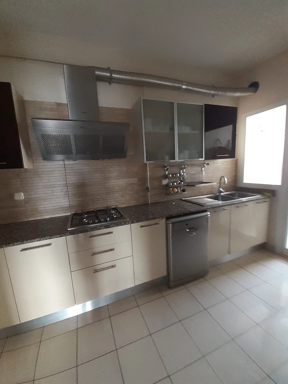 Ariana Ville&nbsp;Cite Ennasr 1&nbsp;Location&nbsp;Appart. 4 pi�ces&nbsp;Ennasr 1 appartement s3