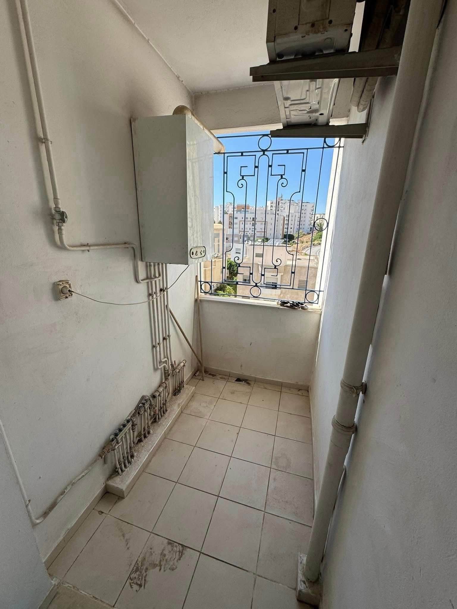 Ariana Ville&nbsp;Cite Ennasr 2&nbsp;Location&nbsp;Appart. 3 pi�ces&nbsp;S1 ennasr  1300d