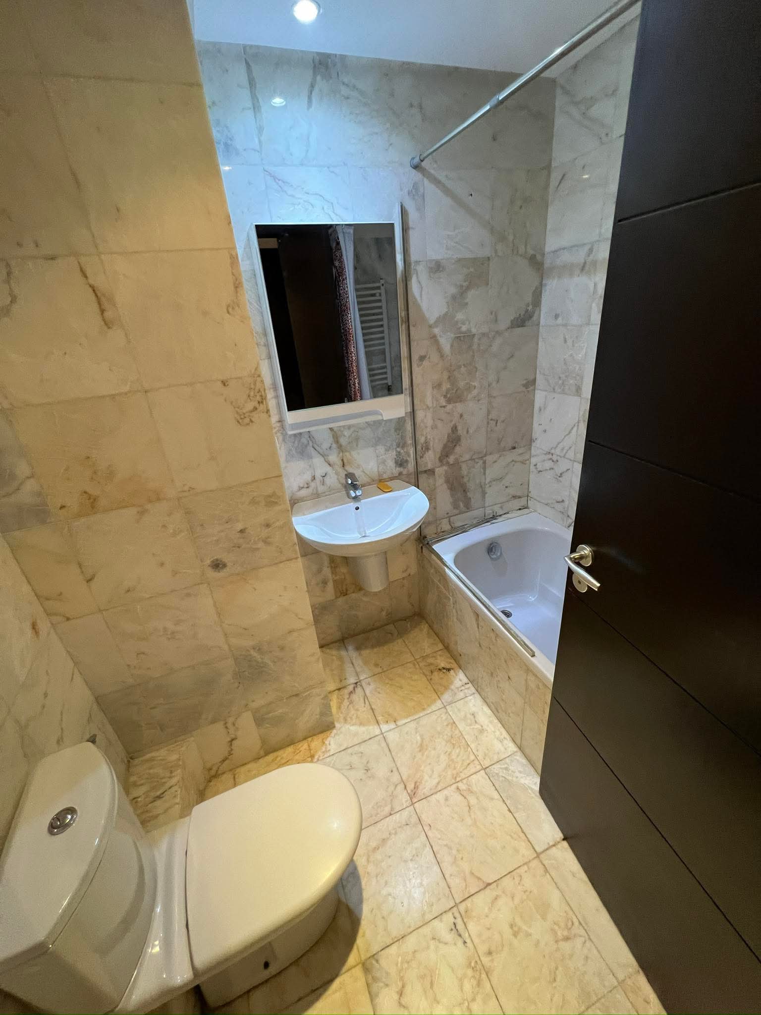 El Menzah&nbsp;El Menzah 9&nbsp;Location&nbsp;Appart. 4 pi�ces&nbsp;S3 spacieux 2500d menzah 9c