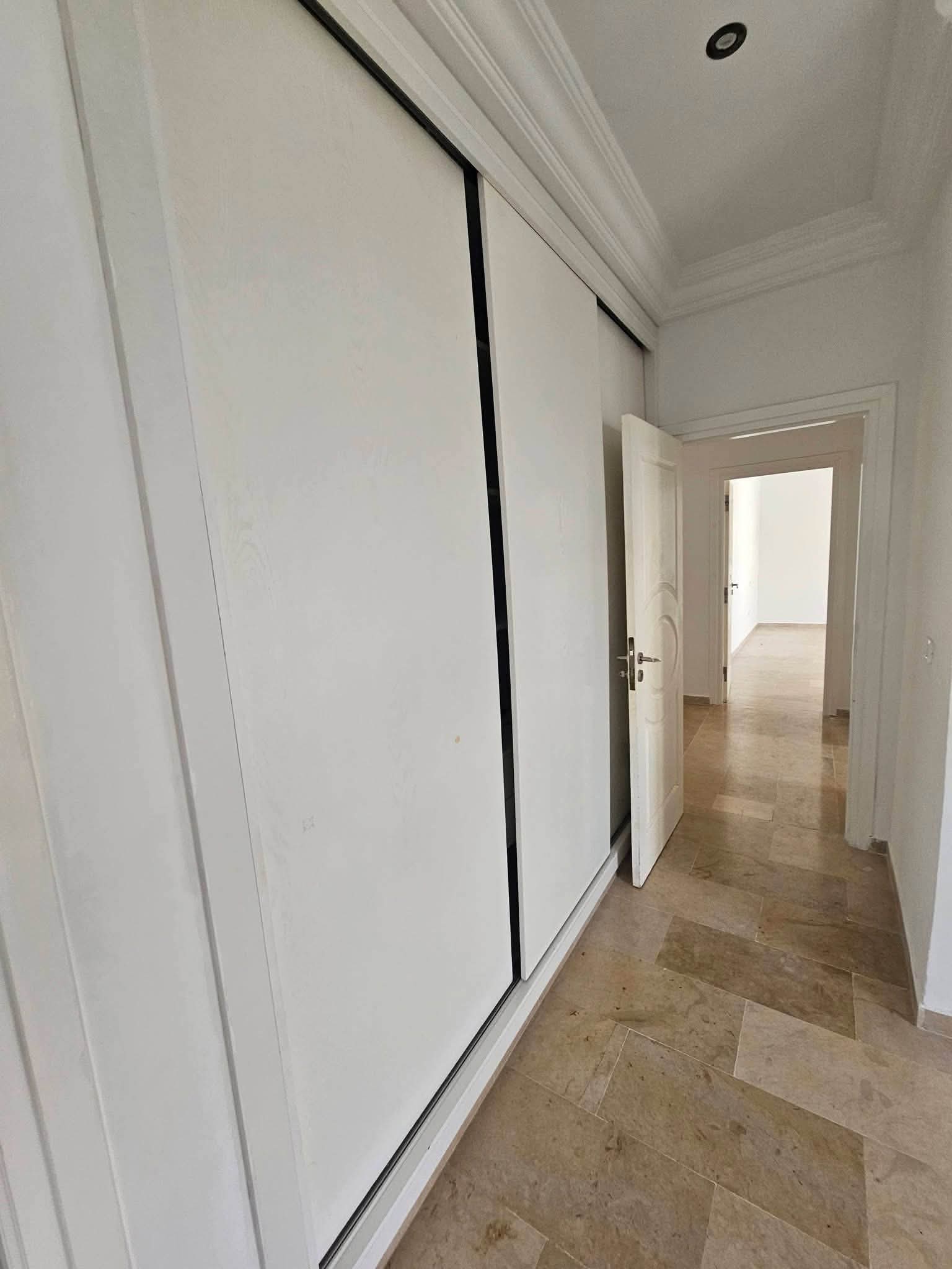 Mnihla&nbsp;Jardins d'el Menzah&nbsp;Location&nbsp;Appart. 5 pi�ces+&nbsp;Etage s4 1800d jardin d'el menzah 2