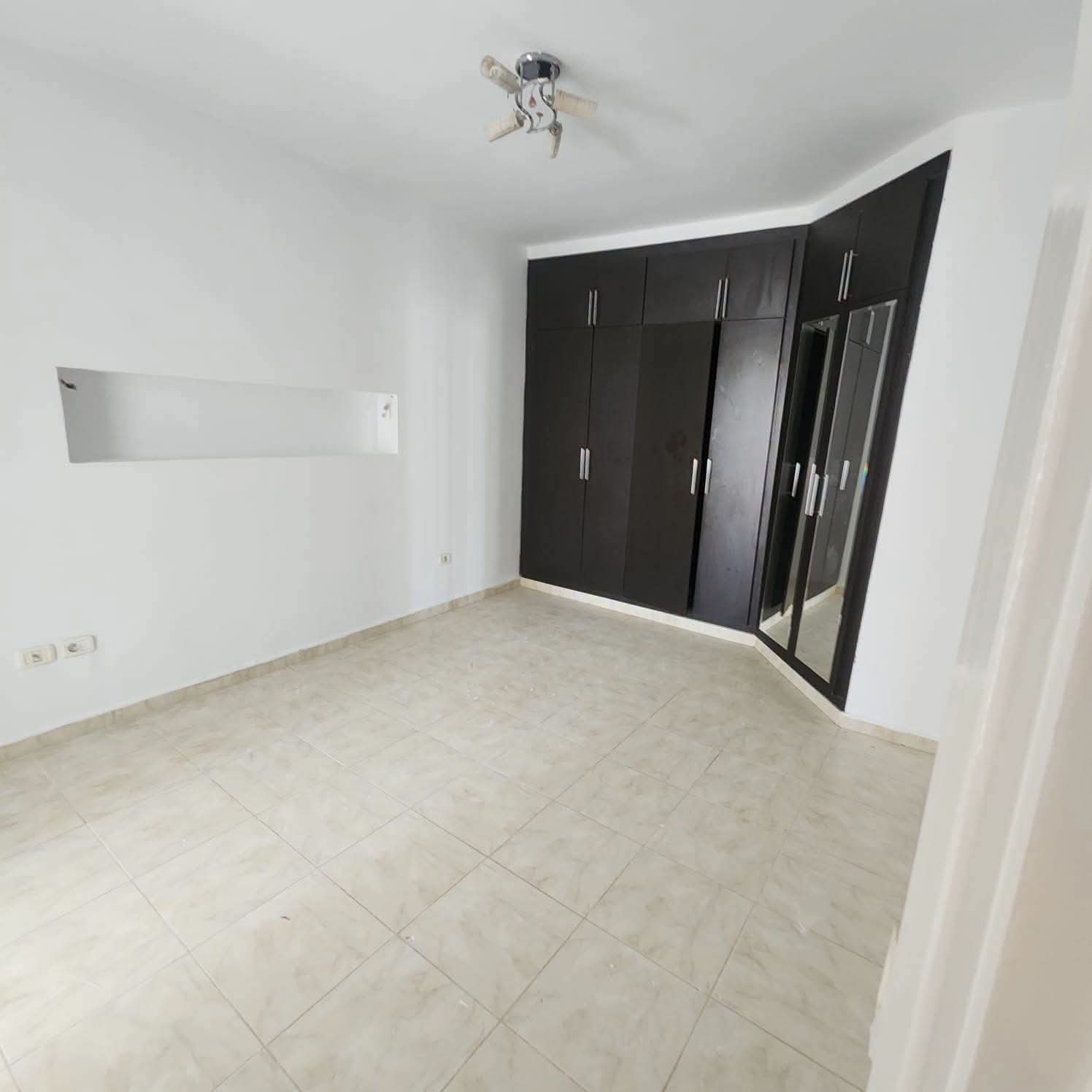 La Soukra&nbsp;Chotrana 3&nbsp;Location&nbsp;Appart. 3 pi�ces&nbsp;Etage de villa 1300d chotrana