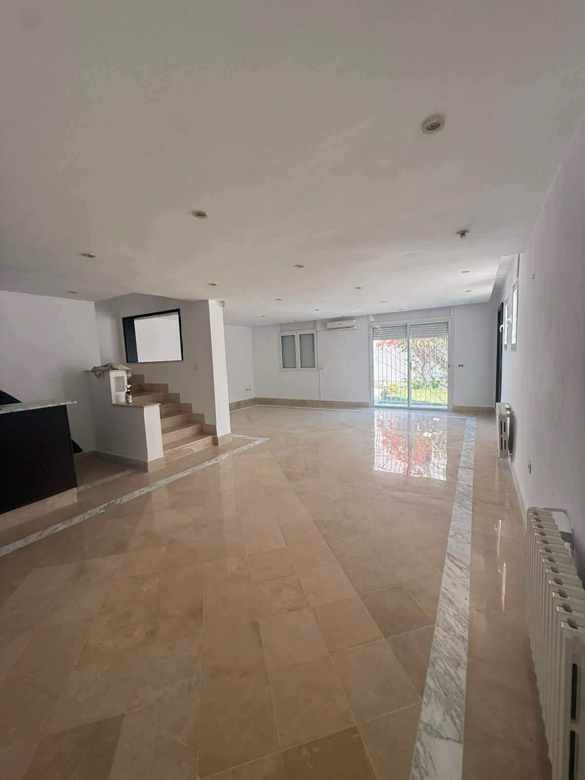 Mnihla&nbsp;Jardins d'el Menzah&nbsp;Location&nbsp;Duplex&nbsp;Triplex 2600 d jardin d'el menzah 1