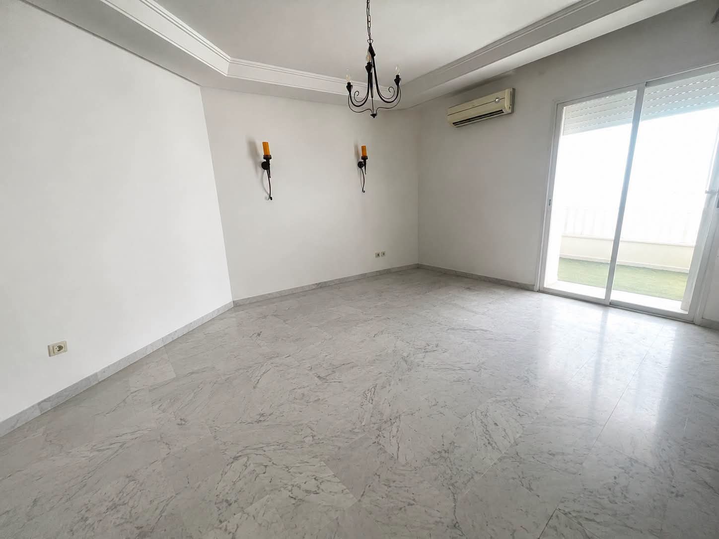 Ain Zaghouan&nbsp;Jardins de Carthage&nbsp;Location&nbsp;Appart. 2 pi�ces&nbsp;S1 1200d jardins de carthage