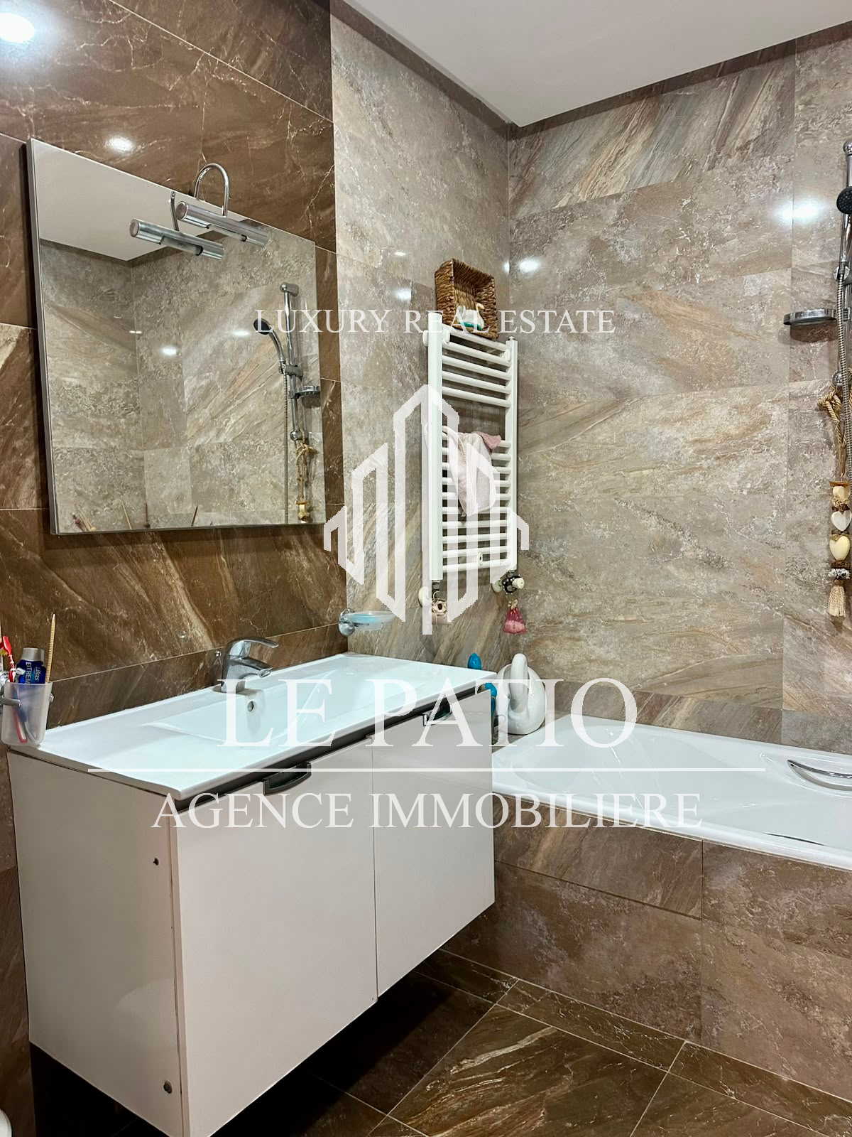 Ain Zaghouan&nbsp;Jardins de Carthage&nbsp;Location&nbsp;Appart. 4 pi�ces&nbsp;Appartement s3 meubl� a anz nord