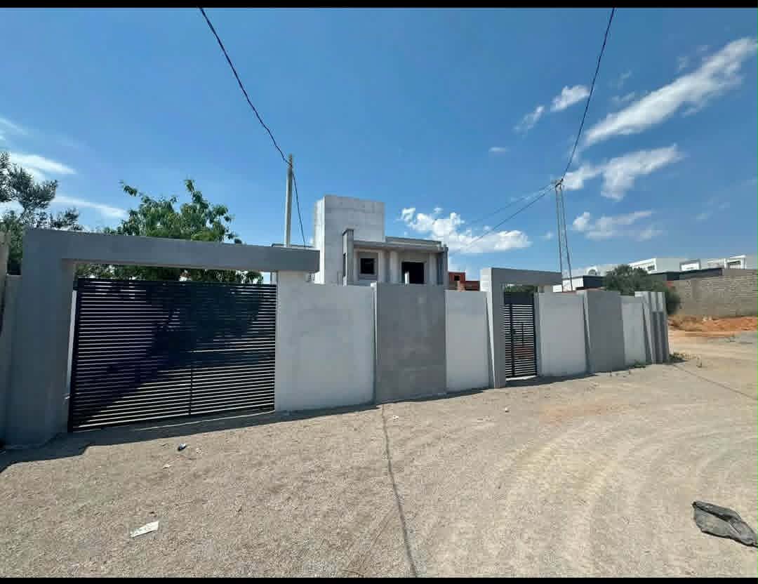 Hammamet&nbsp;Hammamet&nbsp;Vente&nbsp;Maisons&nbsp;Av villa 700m avec piscine � hammamet sud