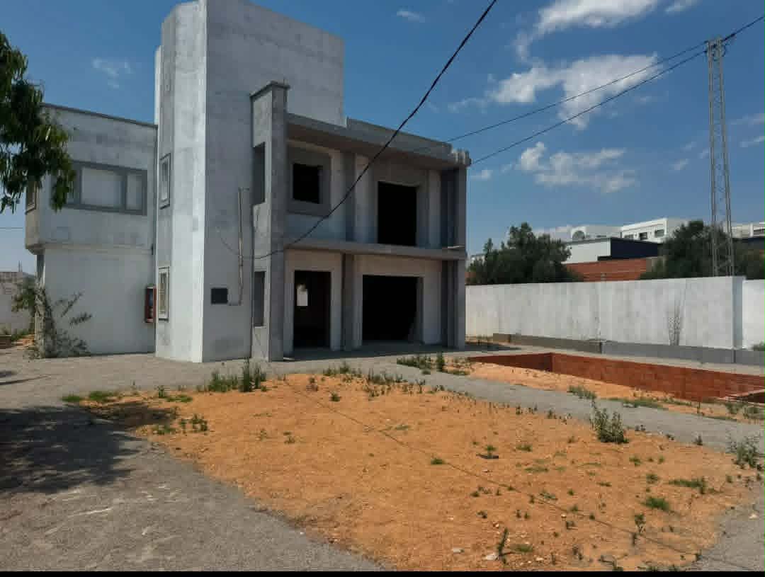 Hammamet&nbsp;Hammamet&nbsp;Vente&nbsp;Maisons&nbsp;Av villa 700m avec piscine � hammamet sud