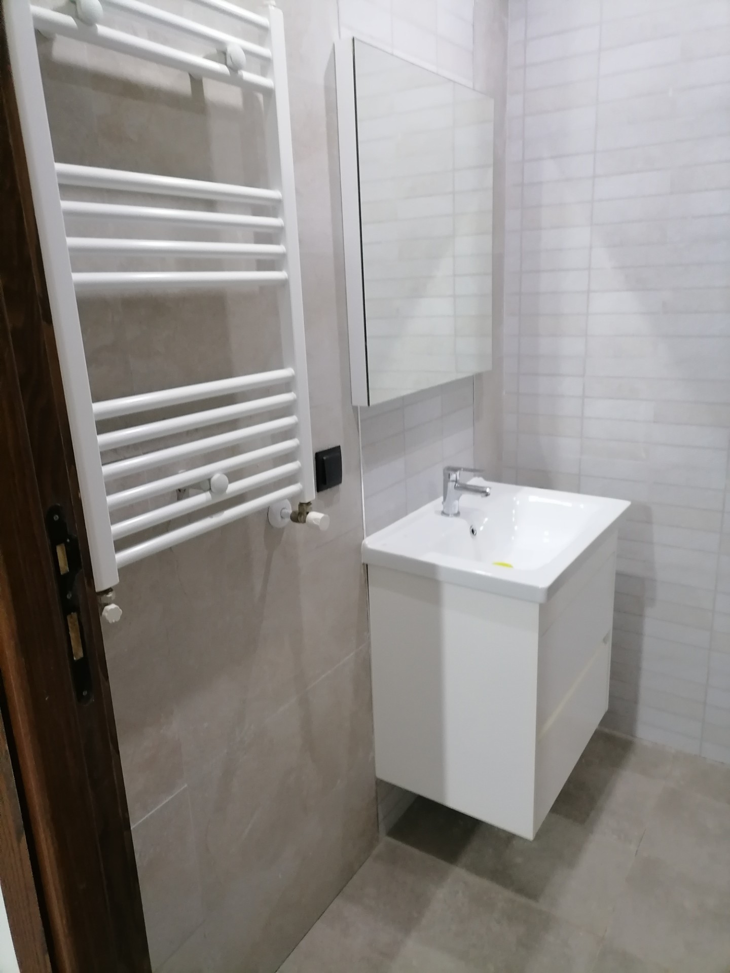 Ain Zaghouan&nbsp;Ain Zaghouan&nbsp;Location&nbsp;Appart. 1 pi�ce&nbsp;App s 0 ht spacieux ain zaghouan
