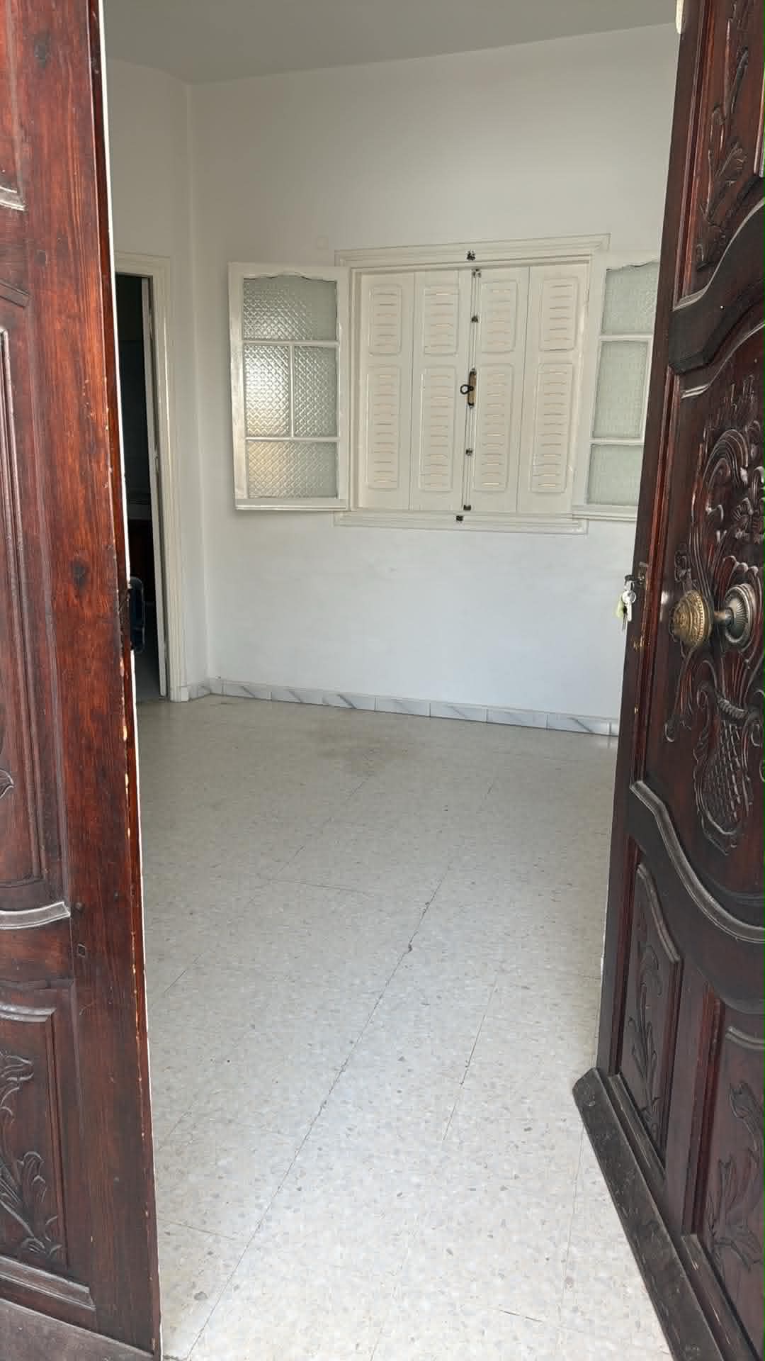 Cite El Khadra&nbsp;Cite El Khadra&nbsp;Location&nbsp;Appart. 2 pi�ces&nbsp;1�re �tage d'une maison proche de aziza
