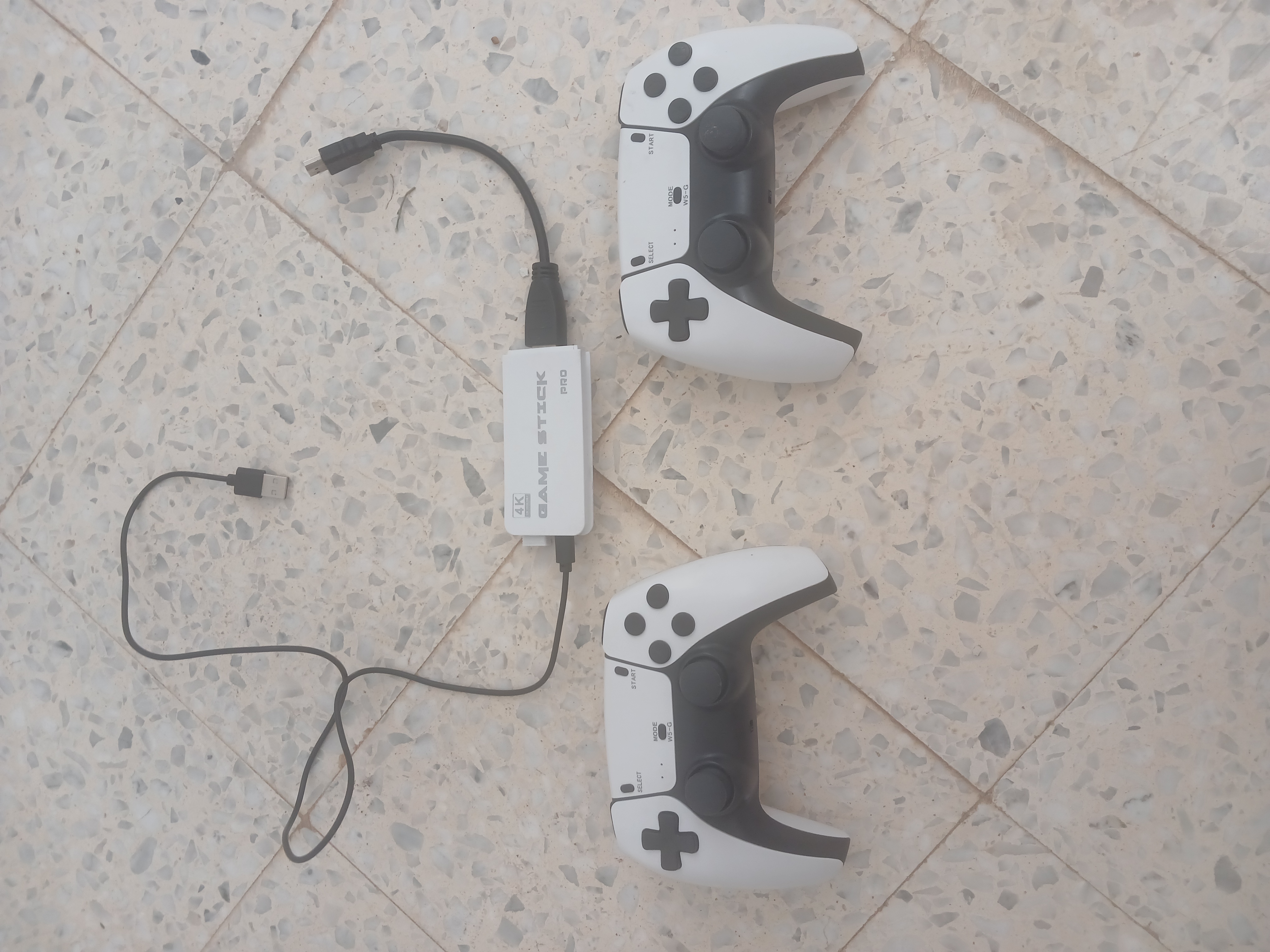 Ariana Ville&nbsp;El Menzah 5&nbsp;Jouet&nbsp;Autre&nbsp;Game stick 4k