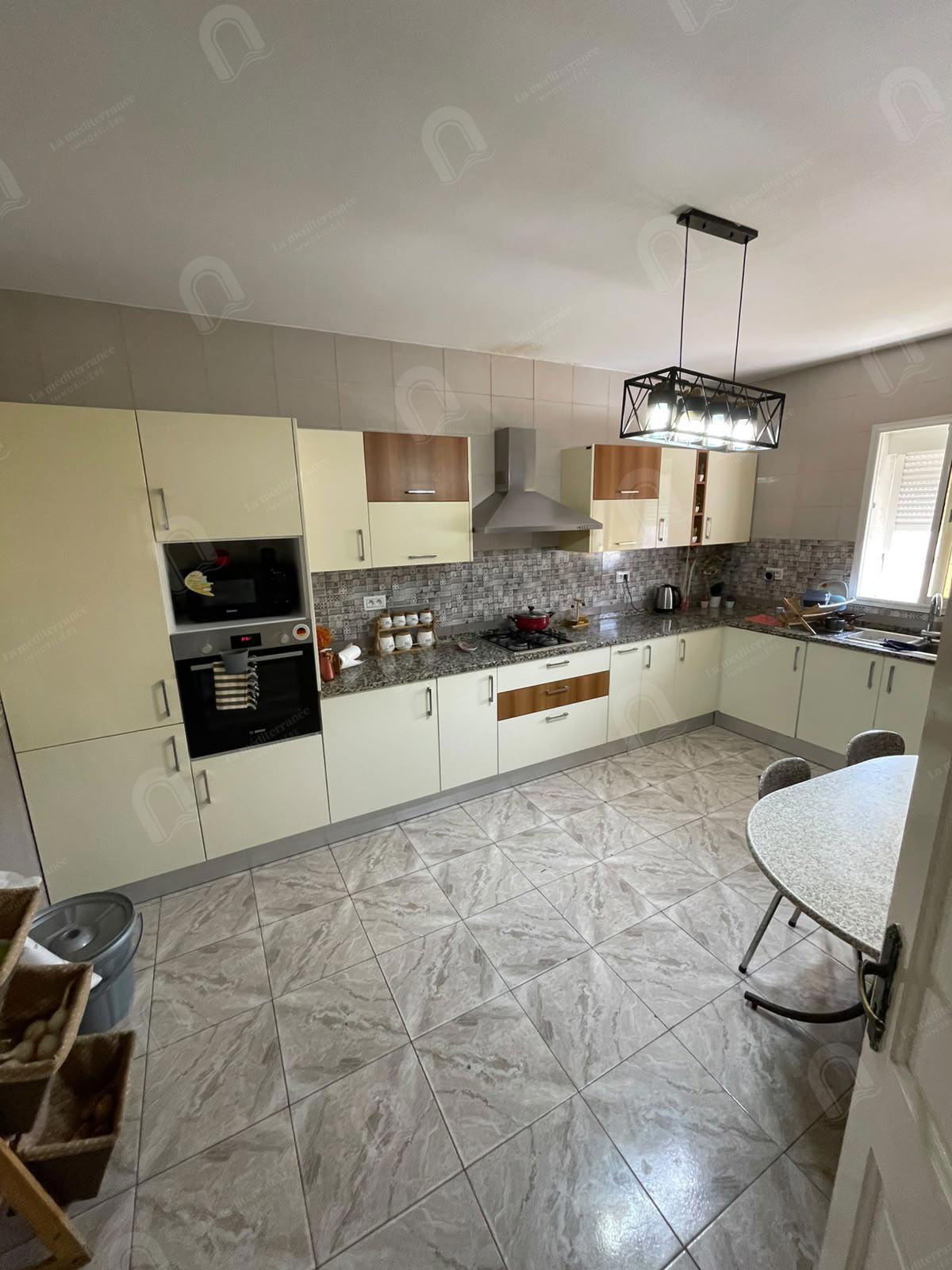 Le Bardo&nbsp;Le Bardo&nbsp;Vente&nbsp;Appart. 4 pi�ces&nbsp;Etage de villa 2s2 hst au bardo hedi haker