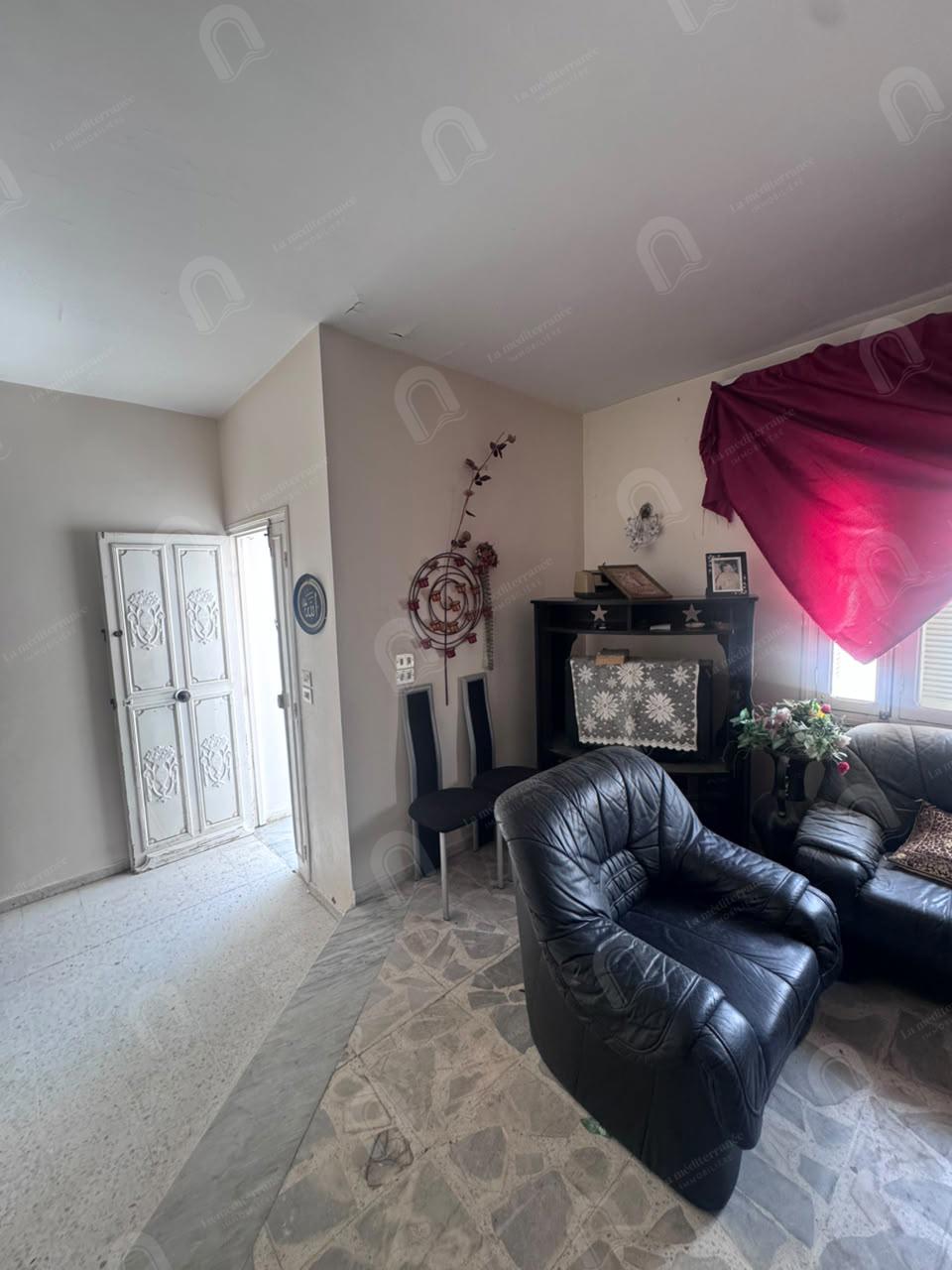Le Bardo&nbsp;Le Bardo&nbsp;Vente&nbsp;Appart. 4 pi�ces&nbsp;Une villa d'angle sur deux niveau