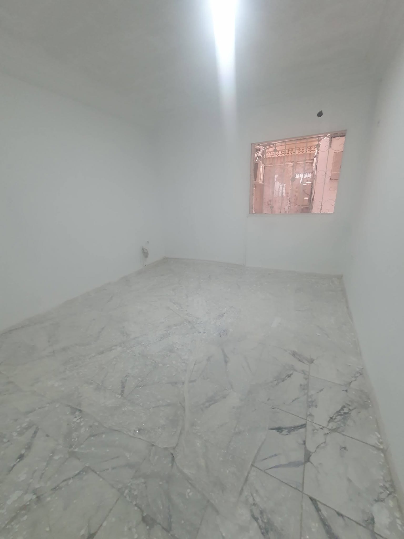 El Menzah&nbsp;El Manar 2&nbsp;Location&nbsp;Appart. 1 pi�ce&nbsp;Joli bureau lumineux