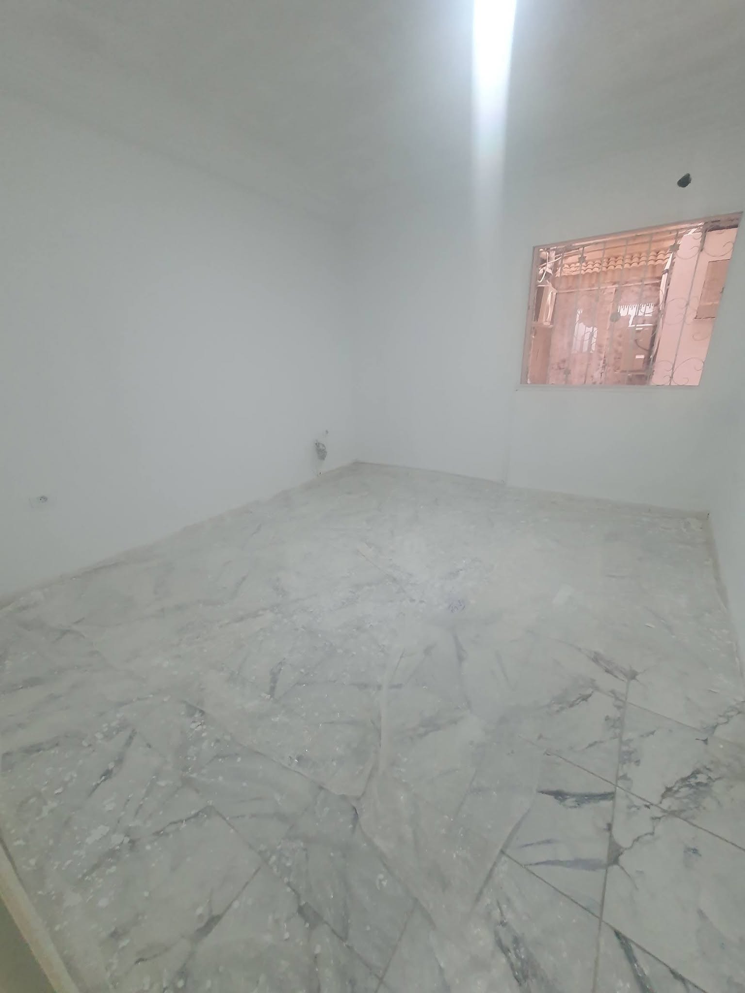 El Menzah&nbsp;El Manar 2&nbsp;Location&nbsp;Appart. 1 pi�ce&nbsp;Joli bureau lumineux