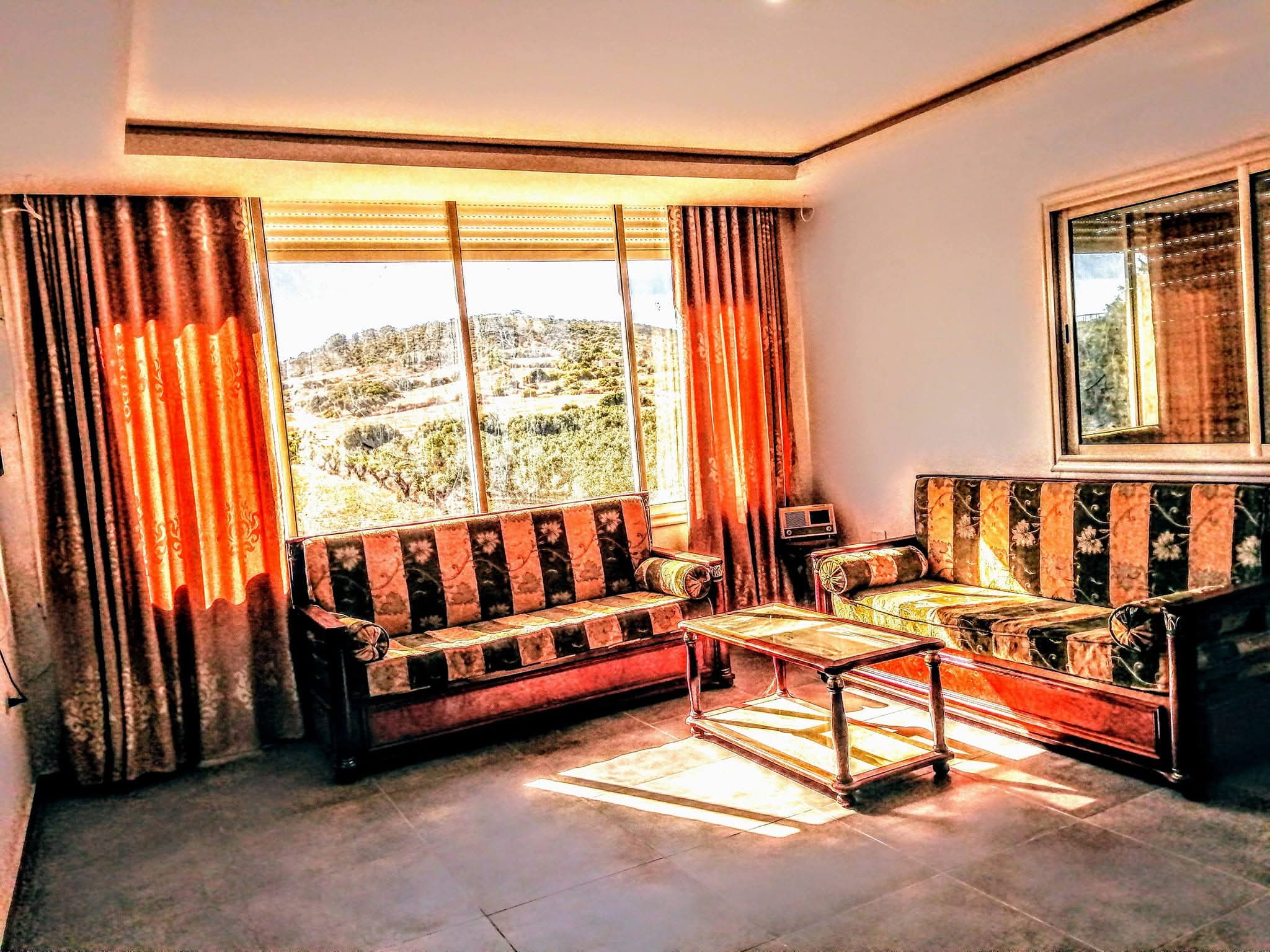 Hammam El Ghezaz&nbsp;Hammam El Ghezaz&nbsp;Location vacances&nbsp;Appart. 4 pi�ces&nbsp;Vue sur mer et sur montagne