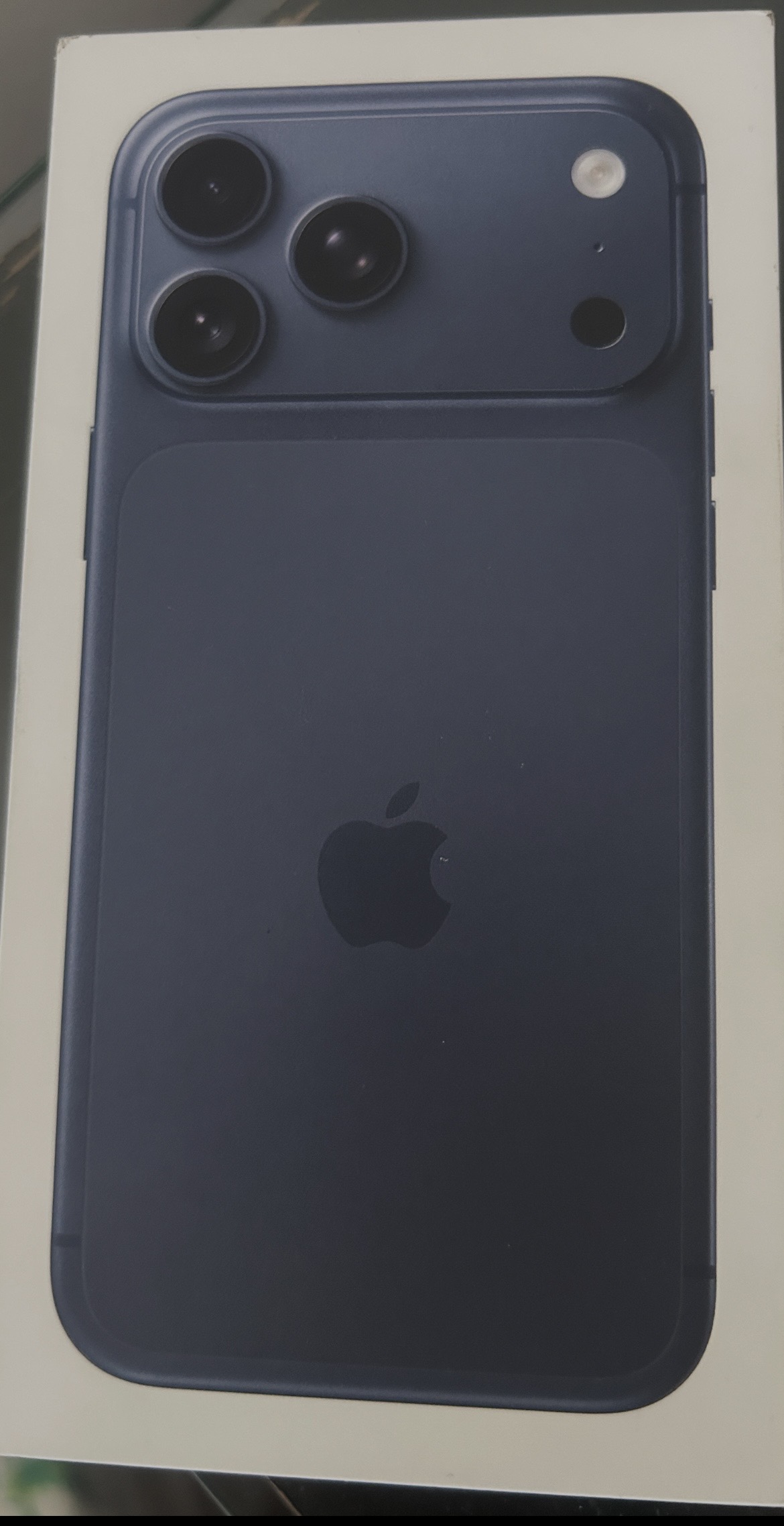 Ariana Ville&nbsp;El Menzah 6&nbsp;Apple - iPhone&nbsp;Autre Mod�le&nbsp;I phone 17 pro max 256g blue