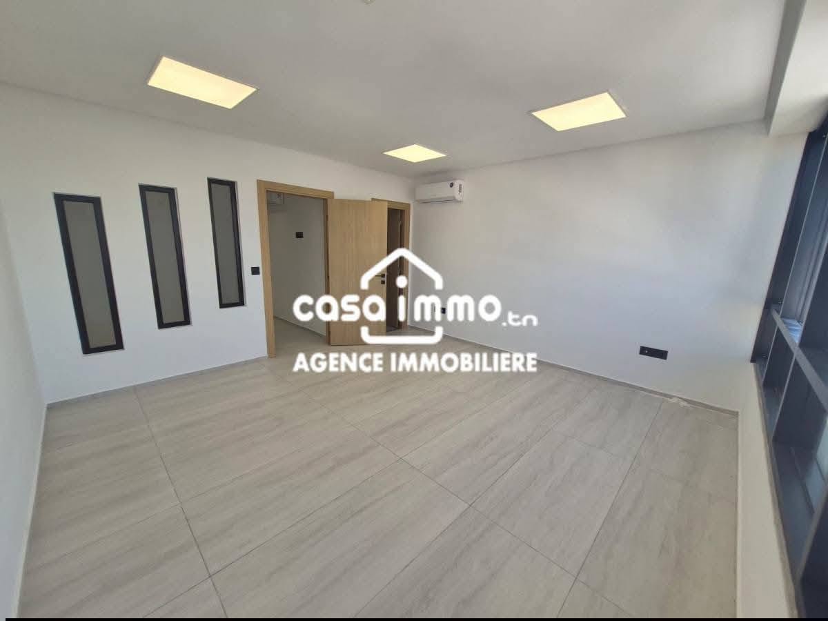 Rades&nbsp;Rades&nbsp;Location&nbsp;Appart. 1 pi�ce&nbsp;Bureau s1 rades