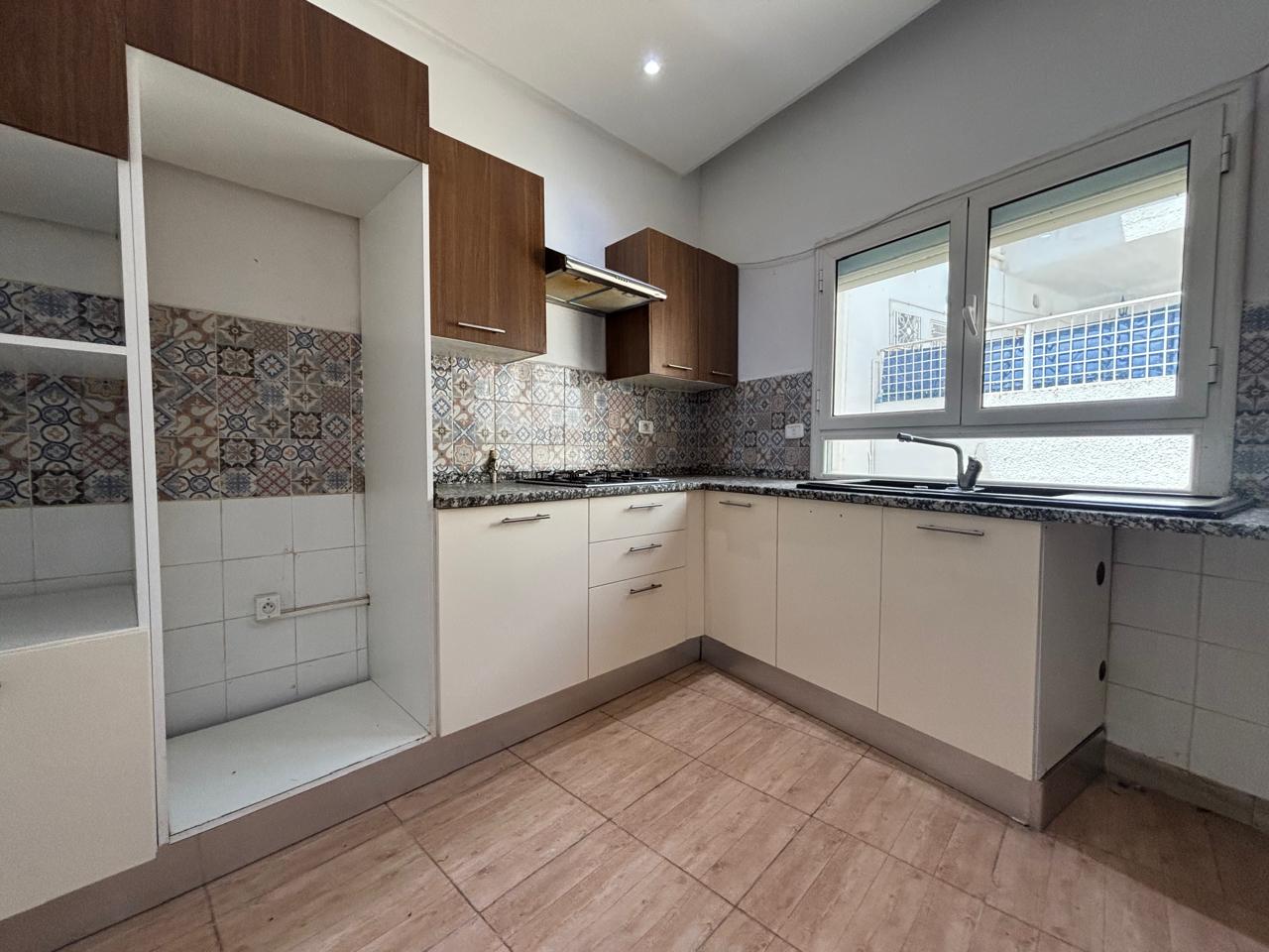 La Marsa&nbsp;Marsa Ennassim&nbsp;Location&nbsp;Appart. 3 pi�ces&nbsp;Rdc s2 � la mrasa cit� el wifek