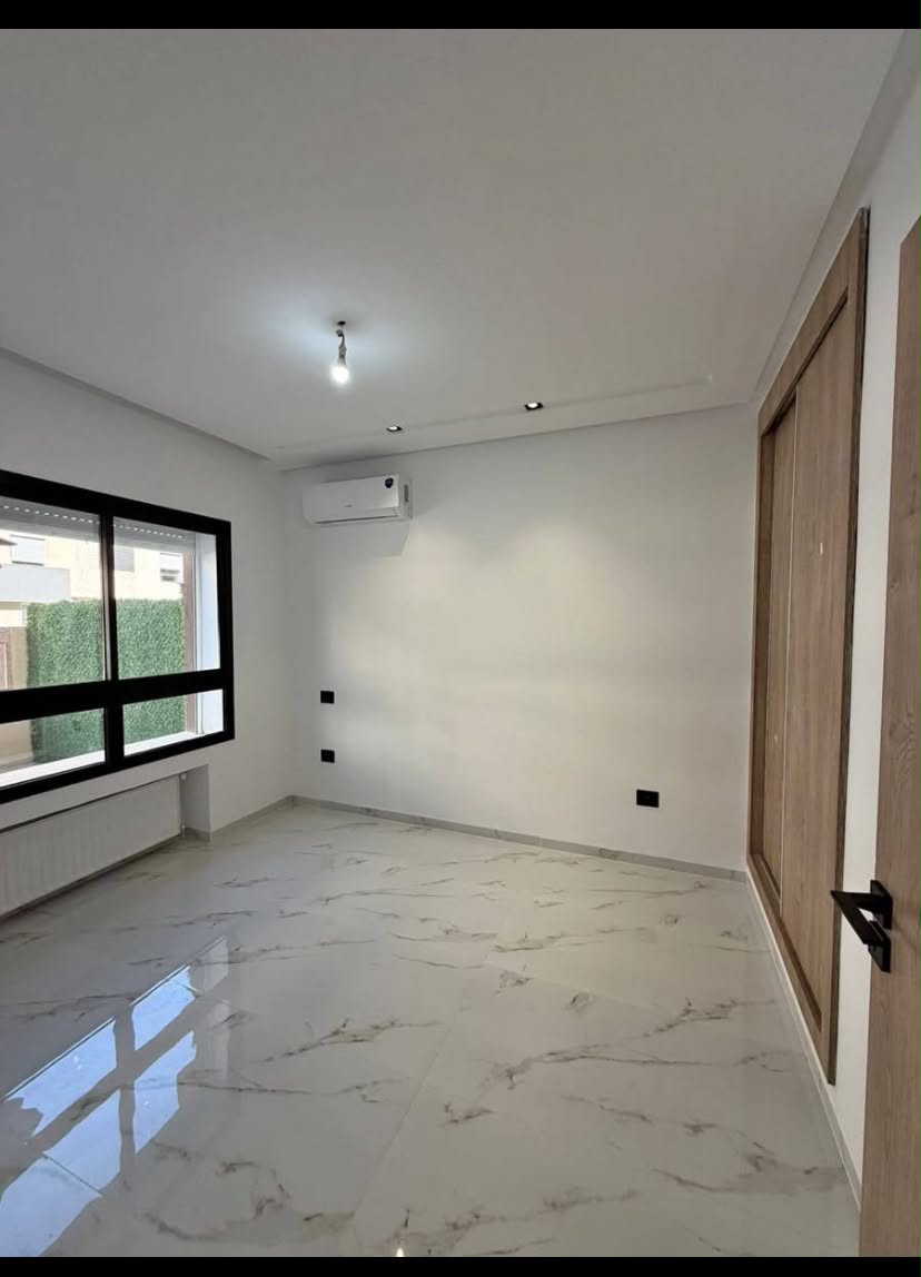 La Marsa&nbsp;El Aouina&nbsp;Location&nbsp;Appart. 1 pi�ce&nbsp;S plus 1 rdc avec terasse