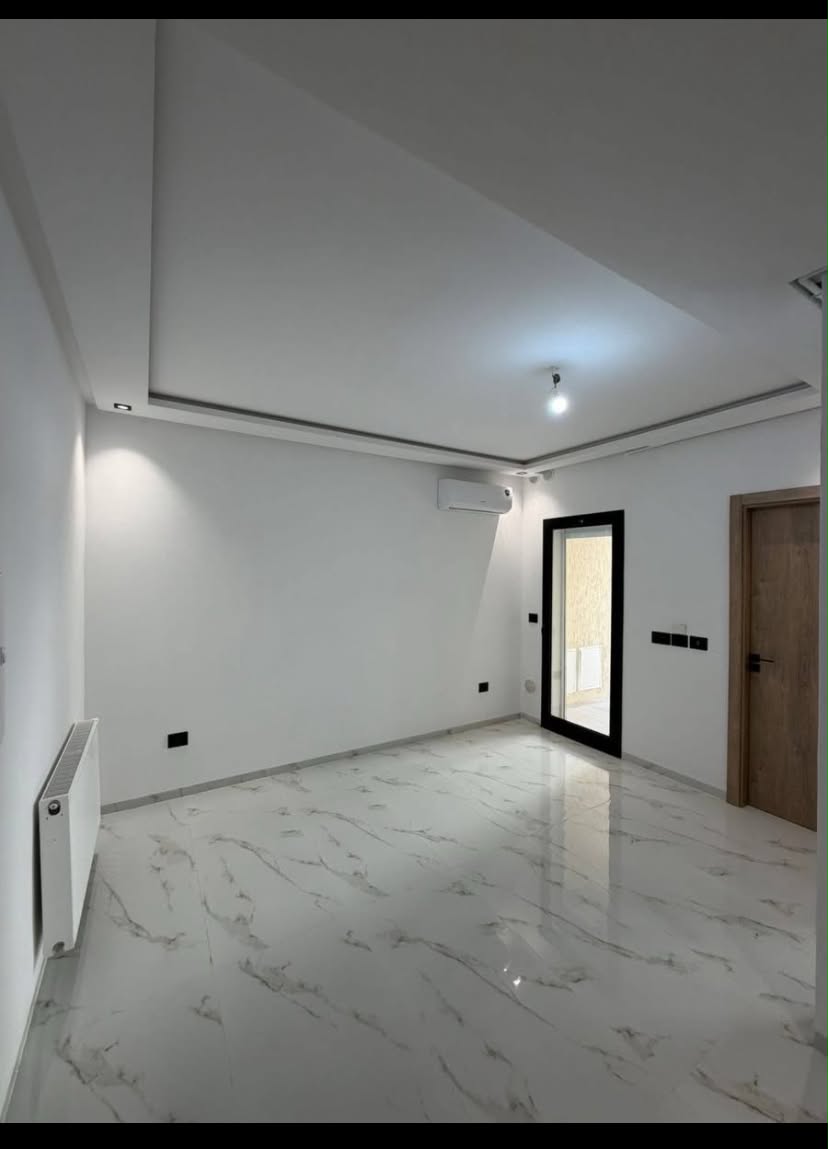La Marsa&nbsp;El Aouina&nbsp;Location&nbsp;Appart. 1 pi�ce&nbsp;S plus 1 rdc avec terasse