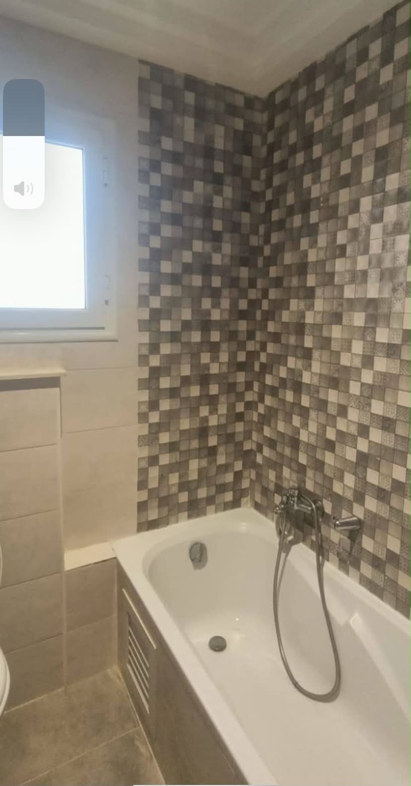 La Marsa&nbsp;El Aouina&nbsp;Location&nbsp;Appart. 1 pi�ce&nbsp;S plus 1 spacieux avec deux balcon