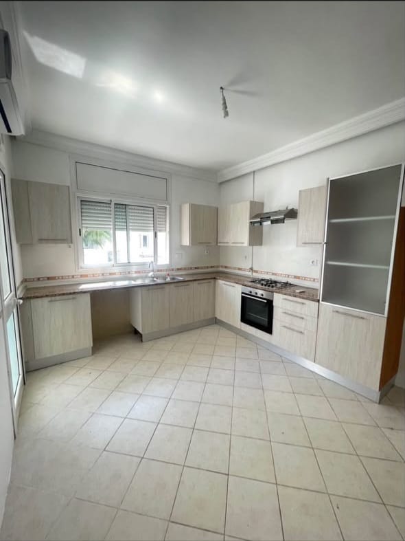 Ain Zaghouan&nbsp;Ain Zaghouan&nbsp;Location&nbsp;Appart. 4 pi�ces&nbsp;Spacieux appartement s3 � ain zaghouan nord