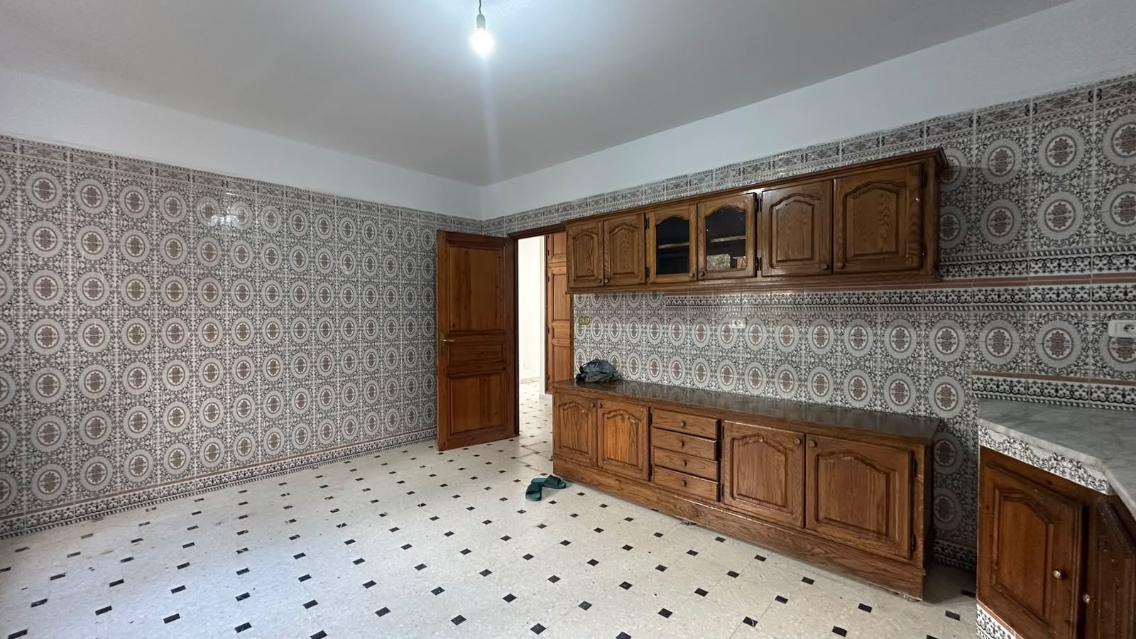 Cite El Khadra&nbsp;Cite Jardins&nbsp;Location&nbsp;Appart. 4 pi�ces&nbsp;�tage de villa pour usage bureautique