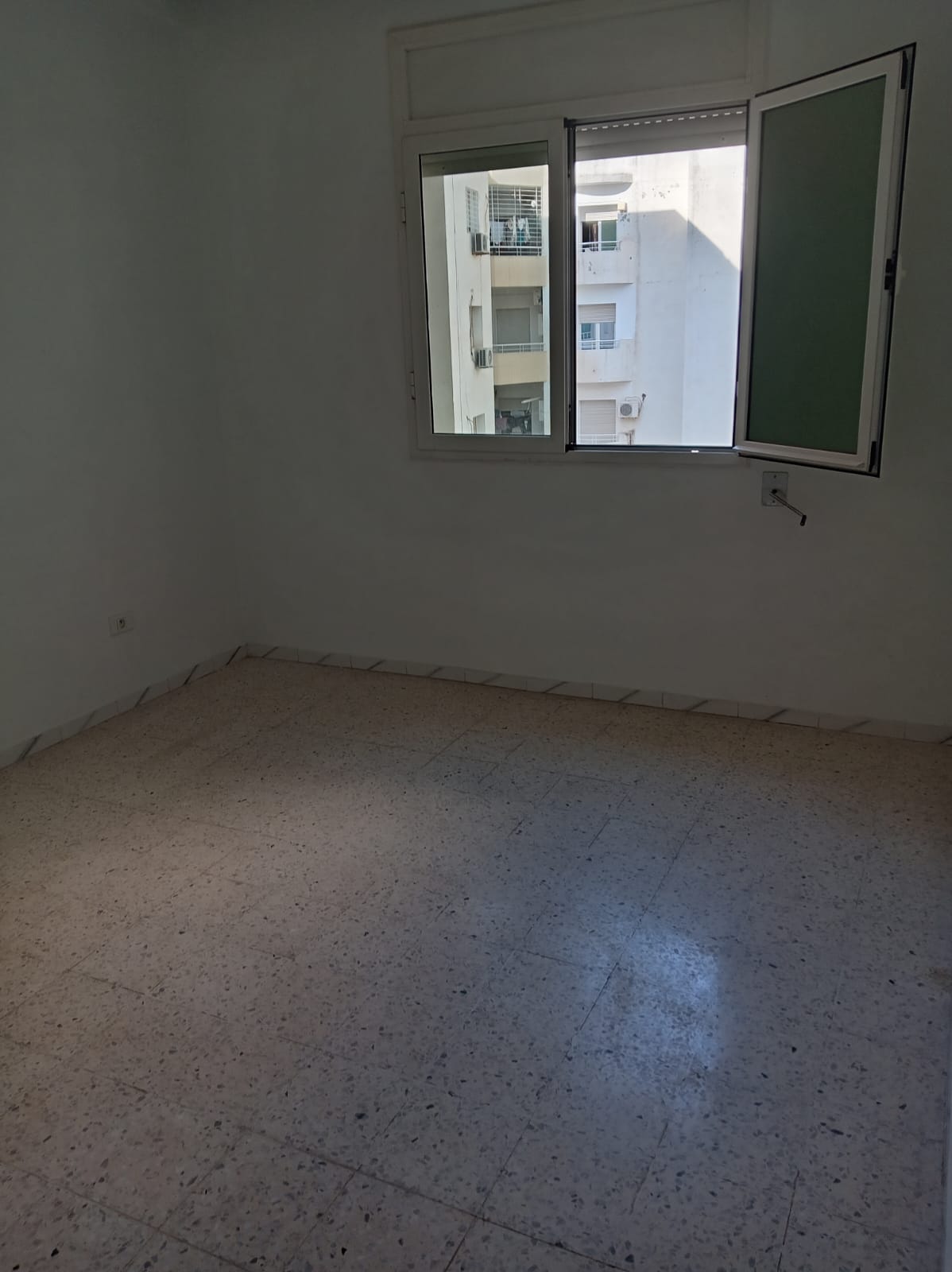 La Marsa&nbsp;El Aouina&nbsp;Location&nbsp;Appart. 1 pi�ce&nbsp;Appartement jardin laouina s1