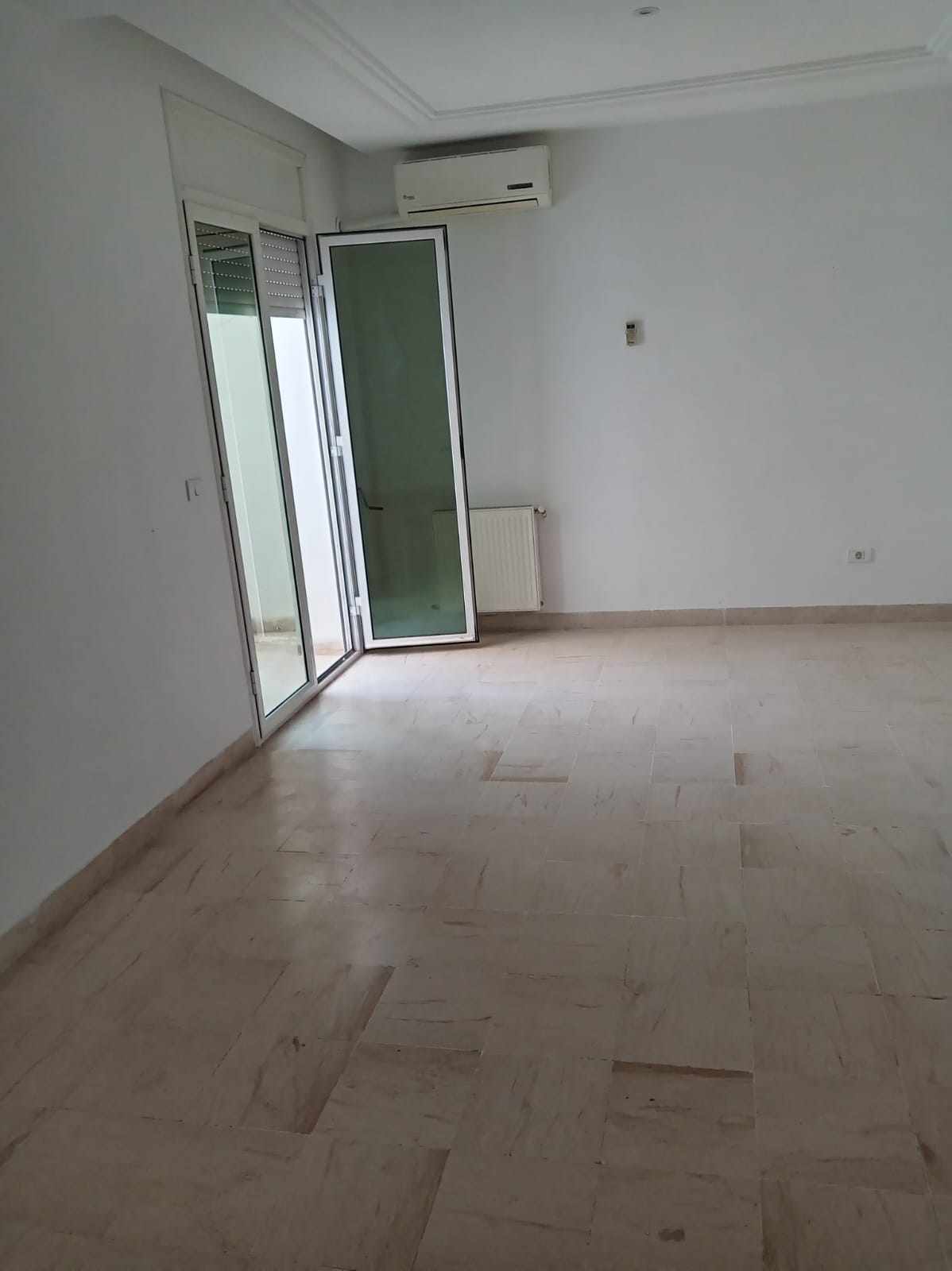La Marsa&nbsp;El Aouina&nbsp;Location&nbsp;Appart. 1 pi�ce&nbsp;Appartement aouina splus1