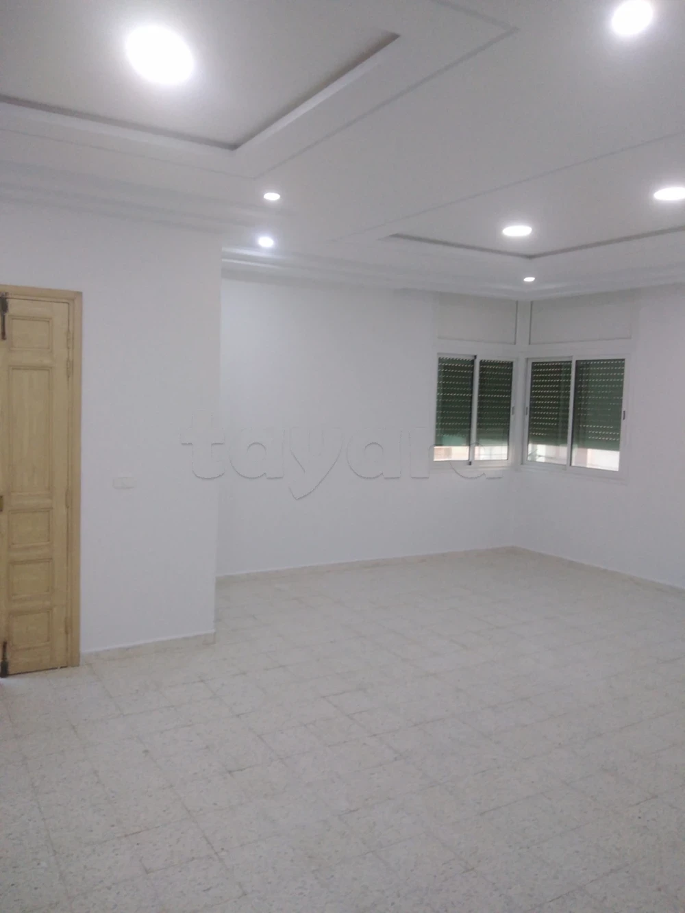 Sfax Sud&nbsp;Cite Moez 1&nbsp;Location&nbsp;Appart. 5 pi�ces+&nbsp;Etage de villa haut standing
