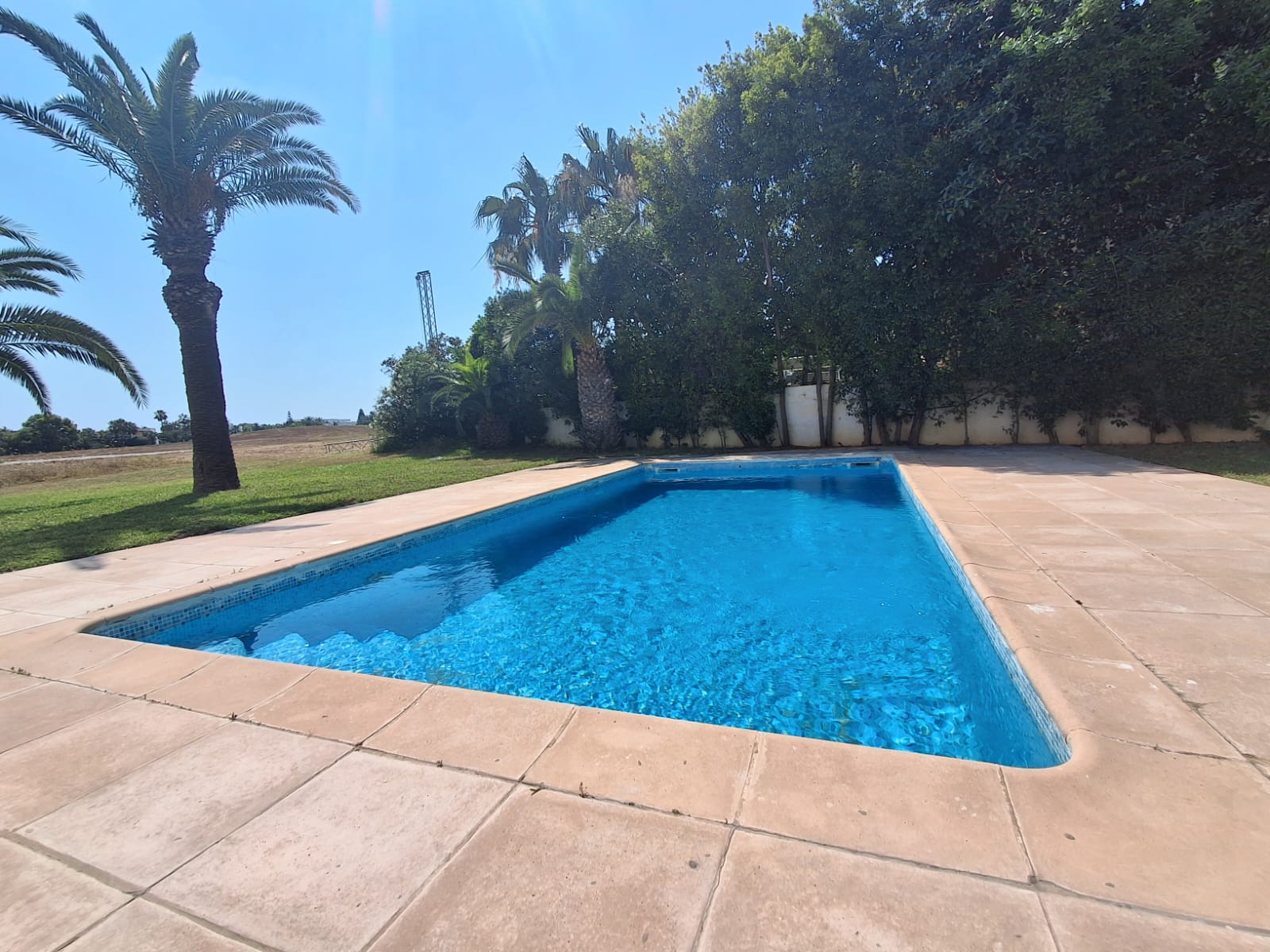 La Marsa&nbsp;Gammart&nbsp;Location&nbsp;Maisons&nbsp;Rez de chauss�e s4 avec piscine � gammarth