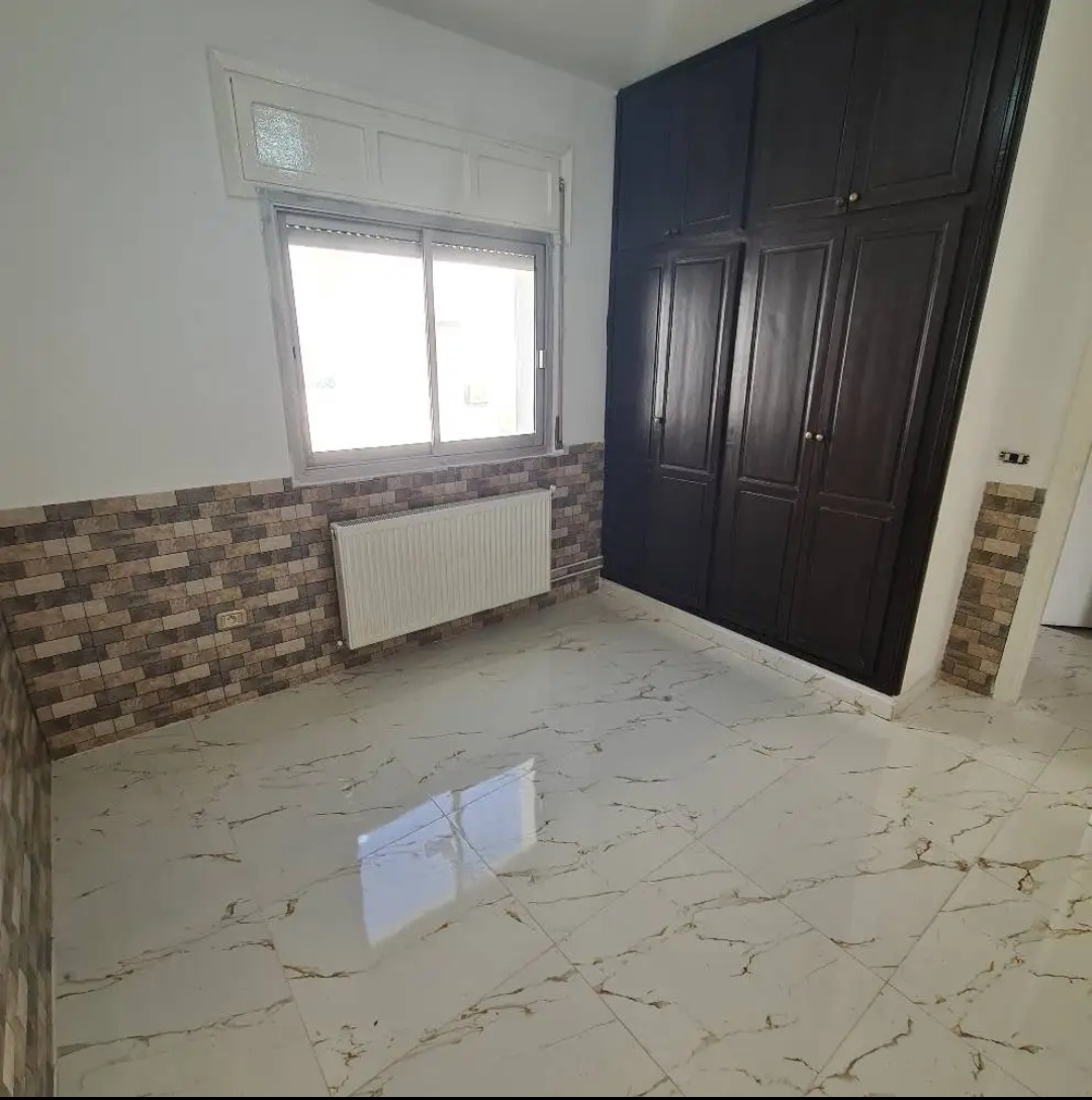 Ariana Ville&nbsp;Cite Ennasr 1&nbsp;Location&nbsp;Appart. 2 pi�ces&nbsp;S1 lux 850 dt par mois