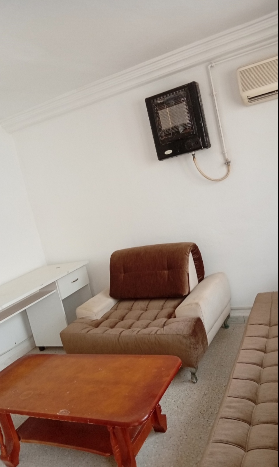 Ariana Ville&nbsp;Cite Ennasr 1&nbsp;Location&nbsp;Appart. 2 pi�ces&nbsp;S1 meubl� 850 dt