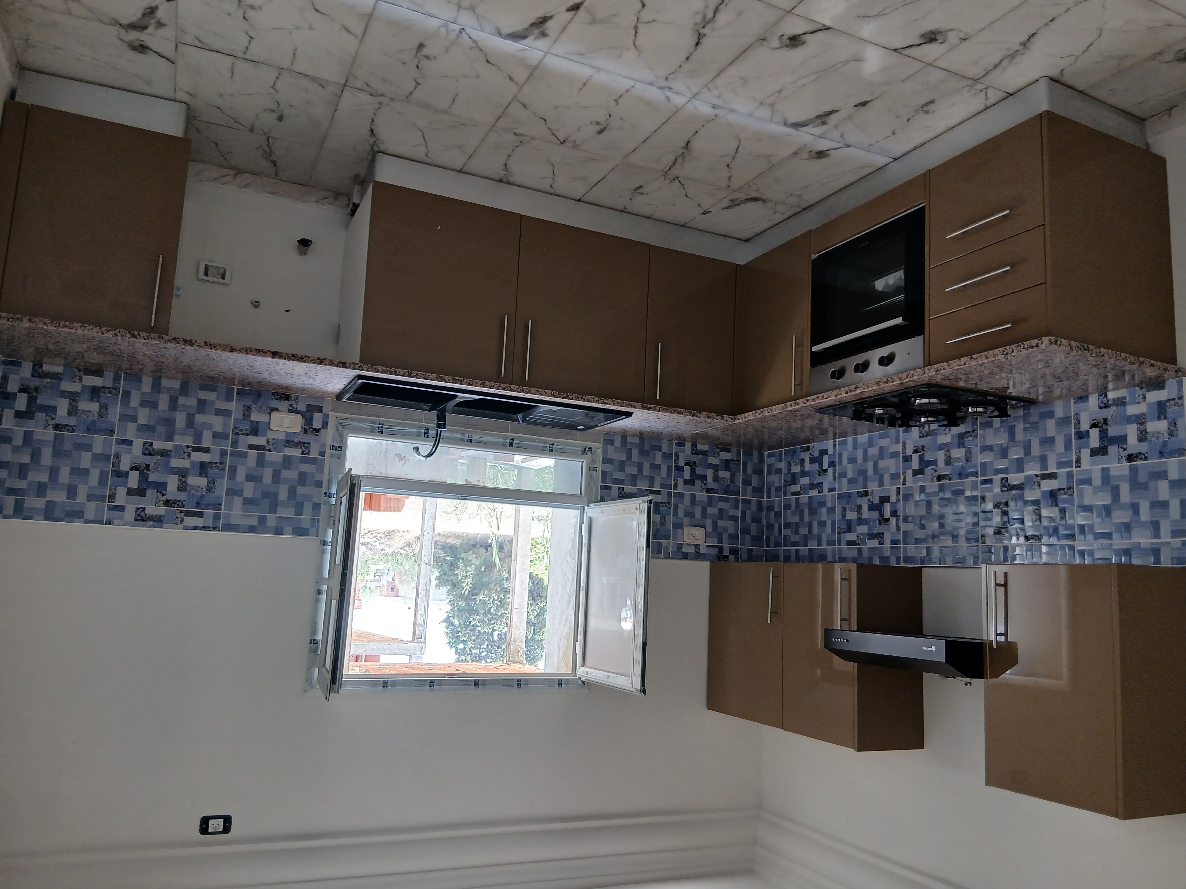 Akouda&nbsp;Chatt Meriem&nbsp;Vente&nbsp;Maisons&nbsp;Immeuble 3etages surfaces500m2 composer 3 appart