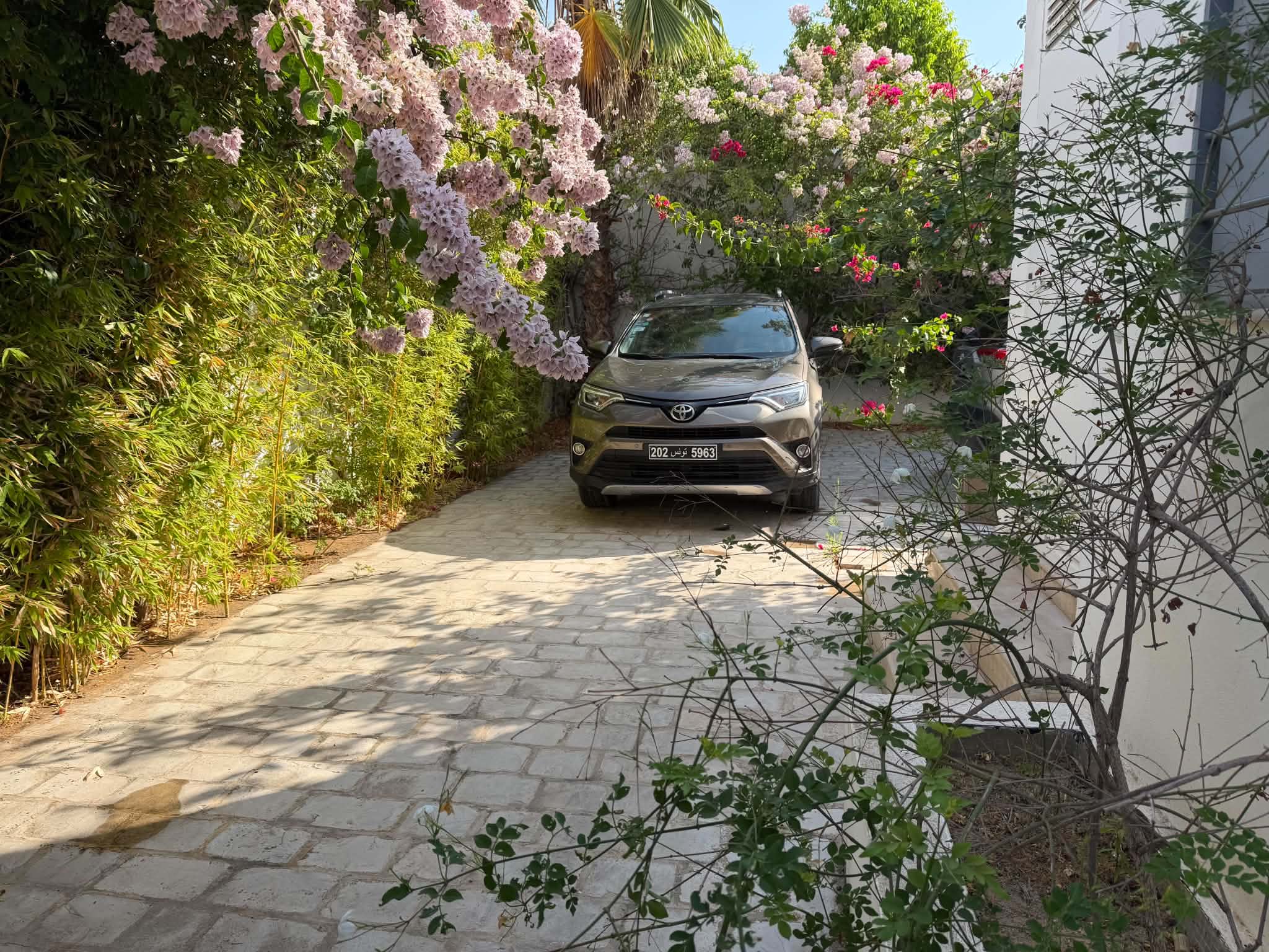 La Soukra&nbsp;Sidi Frej&nbsp;Toyota&nbsp;RAV 4&nbsp;Toyota rav4 ann�e 2018 en tr�s bon �tat