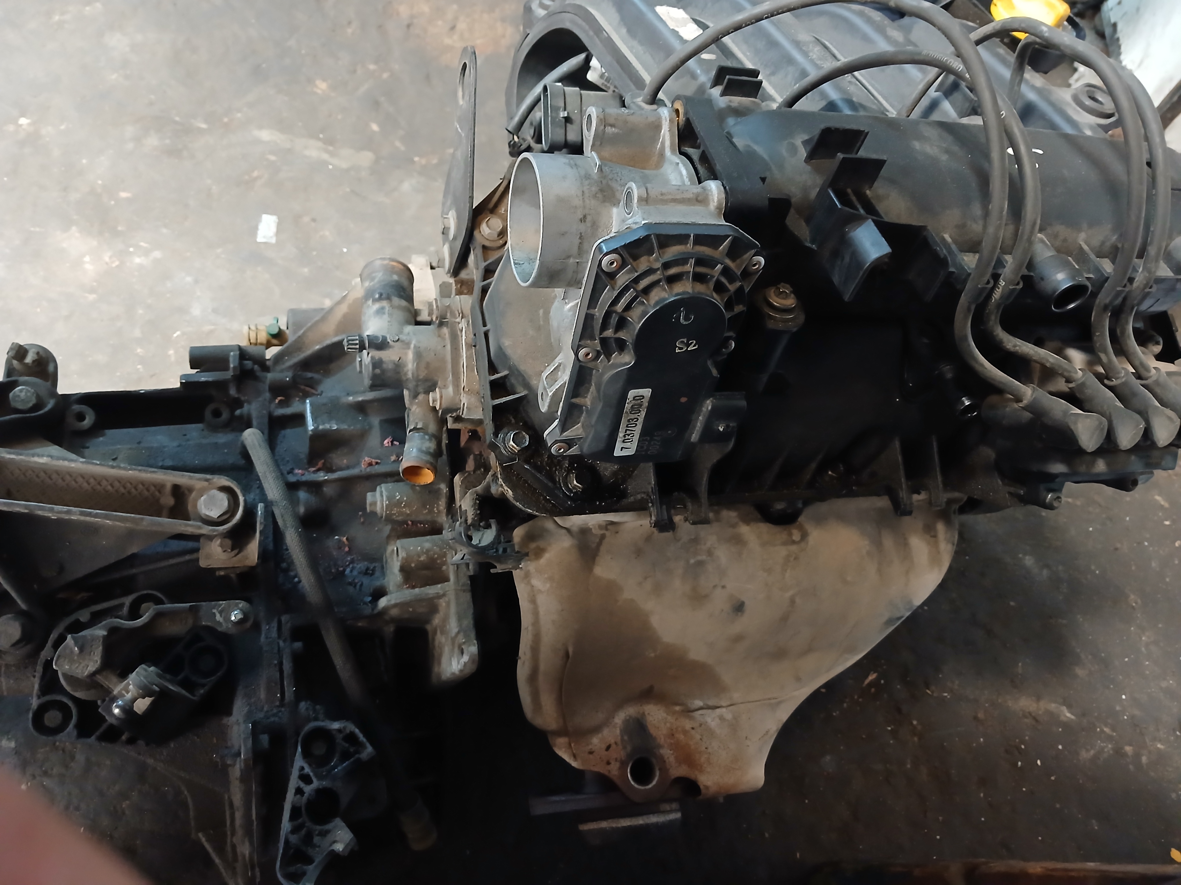 Bab Souika&nbsp;Bab Souika&nbsp;Pi�ces D�tach�es&nbsp;Moteur, Bo�te de Vitesse&nbsp;Moteur clio 3