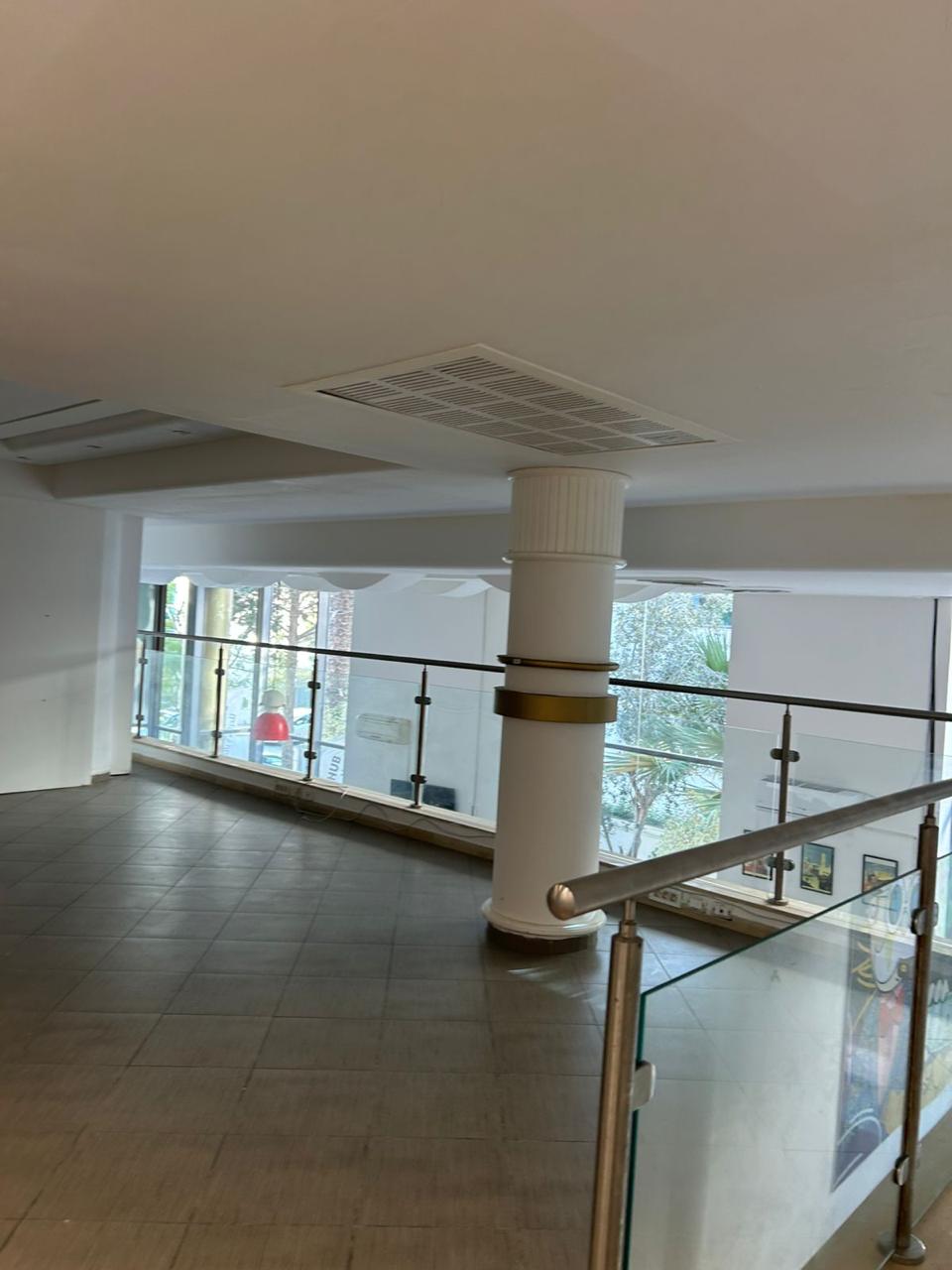 La Marsa&nbsp;Berge Du Lac&nbsp;Bureaux & Commerces&nbsp;Fond de Commerce&nbsp;Opportunite rare  fond de commerce  lac 2