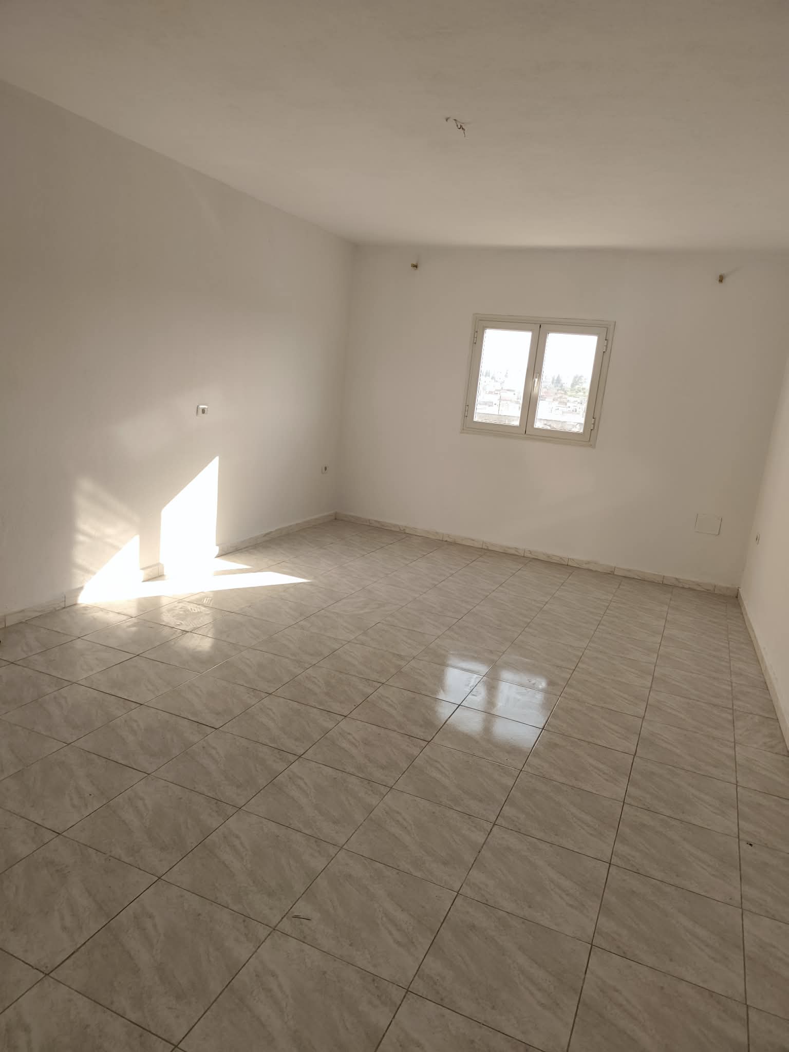 El Omrane&nbsp;Djbal El Ahmar&nbsp;Location&nbsp;Appart. 3 pi�ces&nbsp;Appartement salon et deux chambres