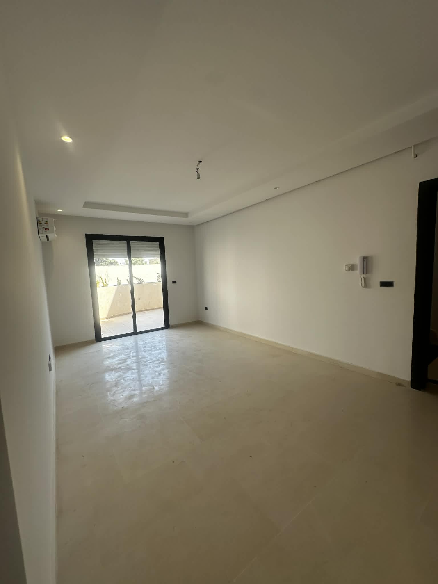 La Soukra&nbsp;Chotrana 3&nbsp;Location&nbsp;Appart. 2 pi�ces&nbsp;Superbe s plus 1 neuf jamais habit� � la soukra