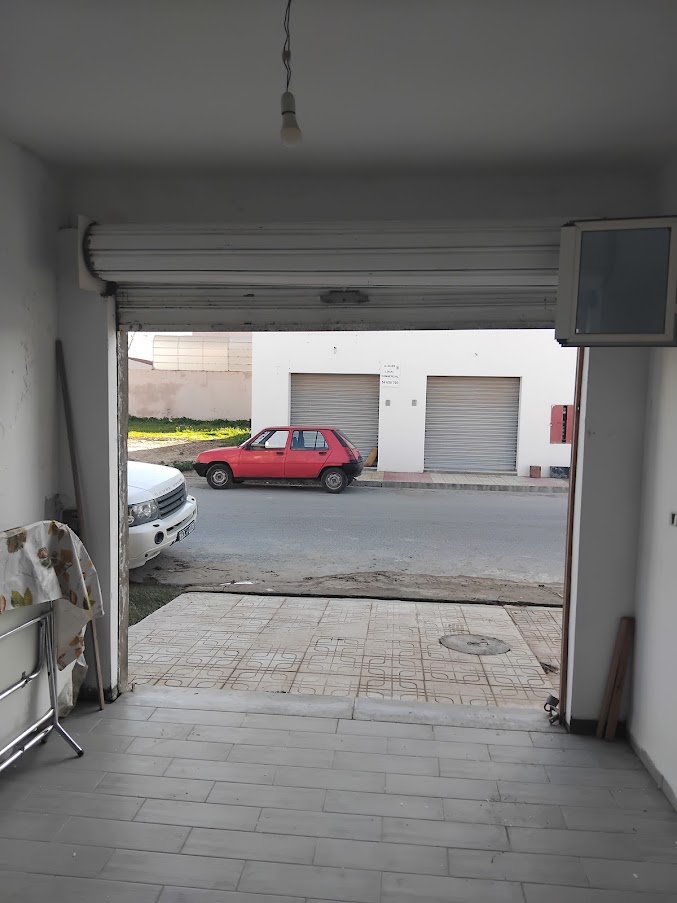 Soliman&nbsp;Cite Hotel Des Andalous&nbsp;Outils manuels&nbsp;Autre&nbsp;Rideau garage