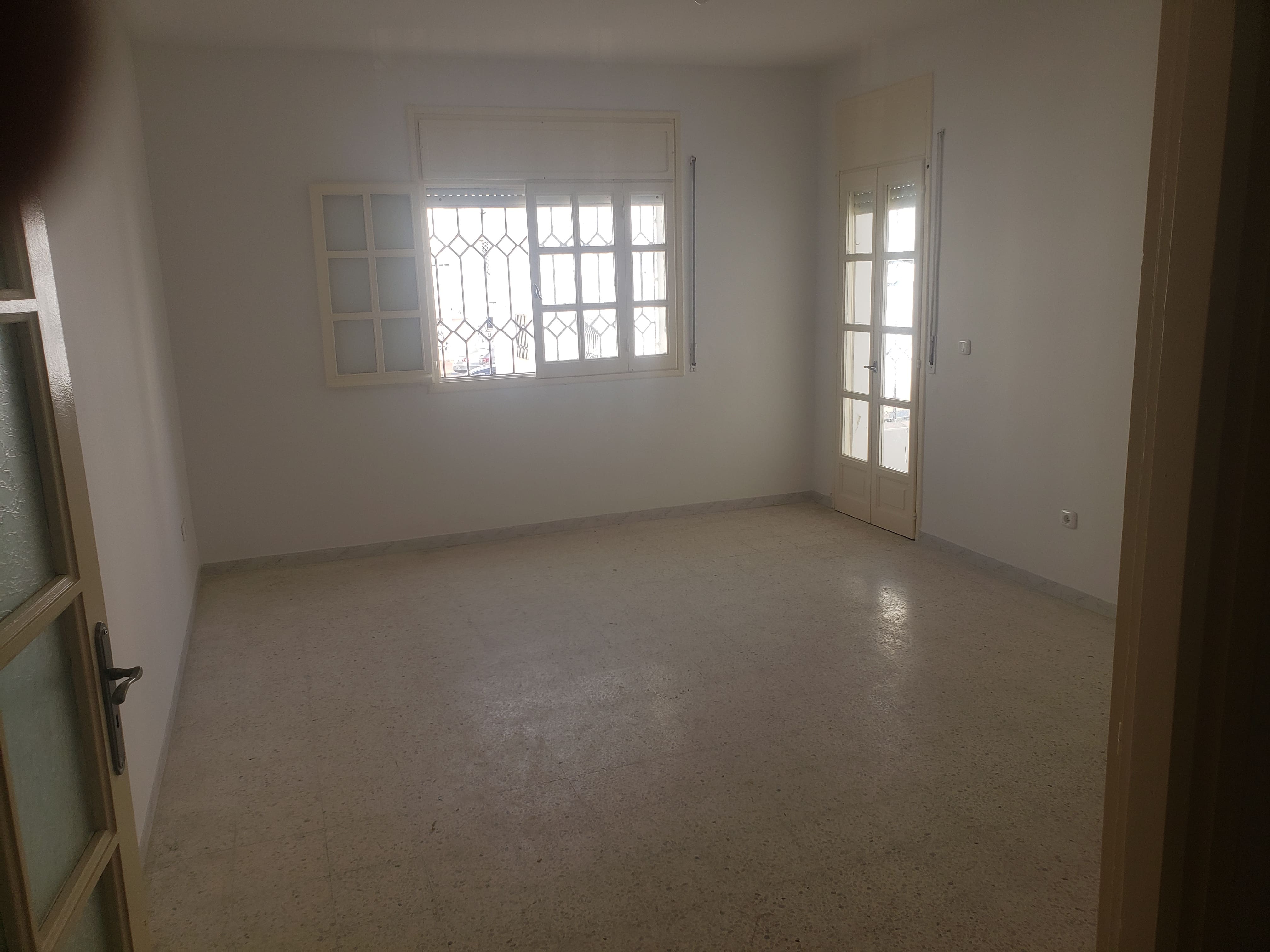 Mannouba&nbsp;Denden&nbsp;Location&nbsp;Appart. 3 pi�ces&nbsp;Tr�s bel appartement au rdc