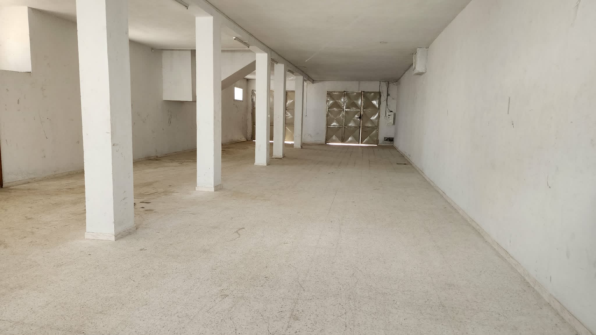 La Soukra&nbsp;La Soukra&nbsp;Location&nbsp;Surfaces&nbsp;D�p�t de 230 m � la soukra sidi fradj